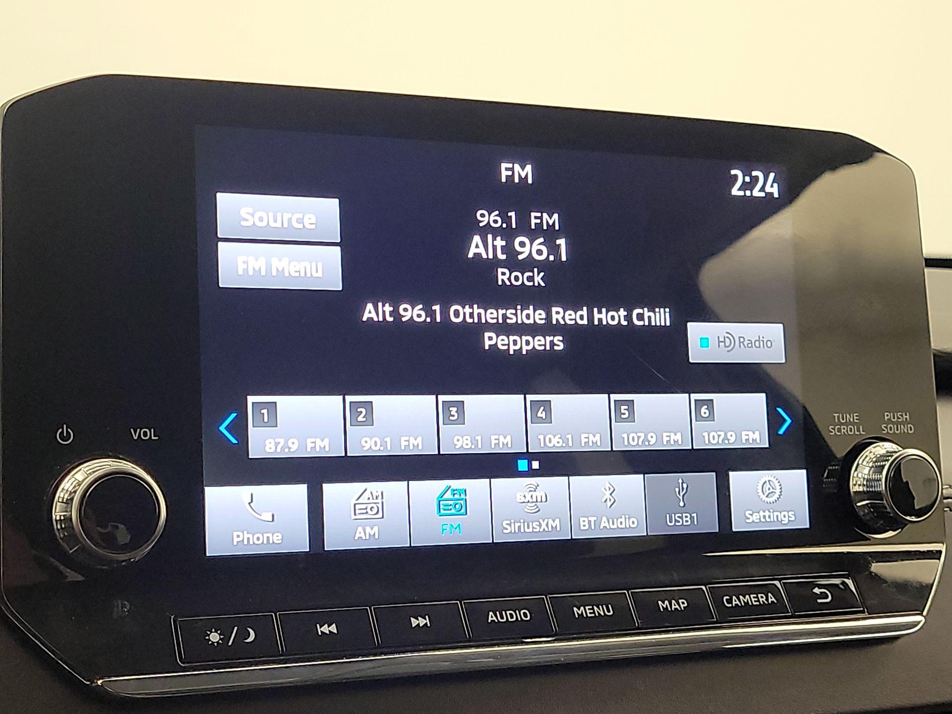 Thumbnail: 2024 Mitsubishi Outlander - 16