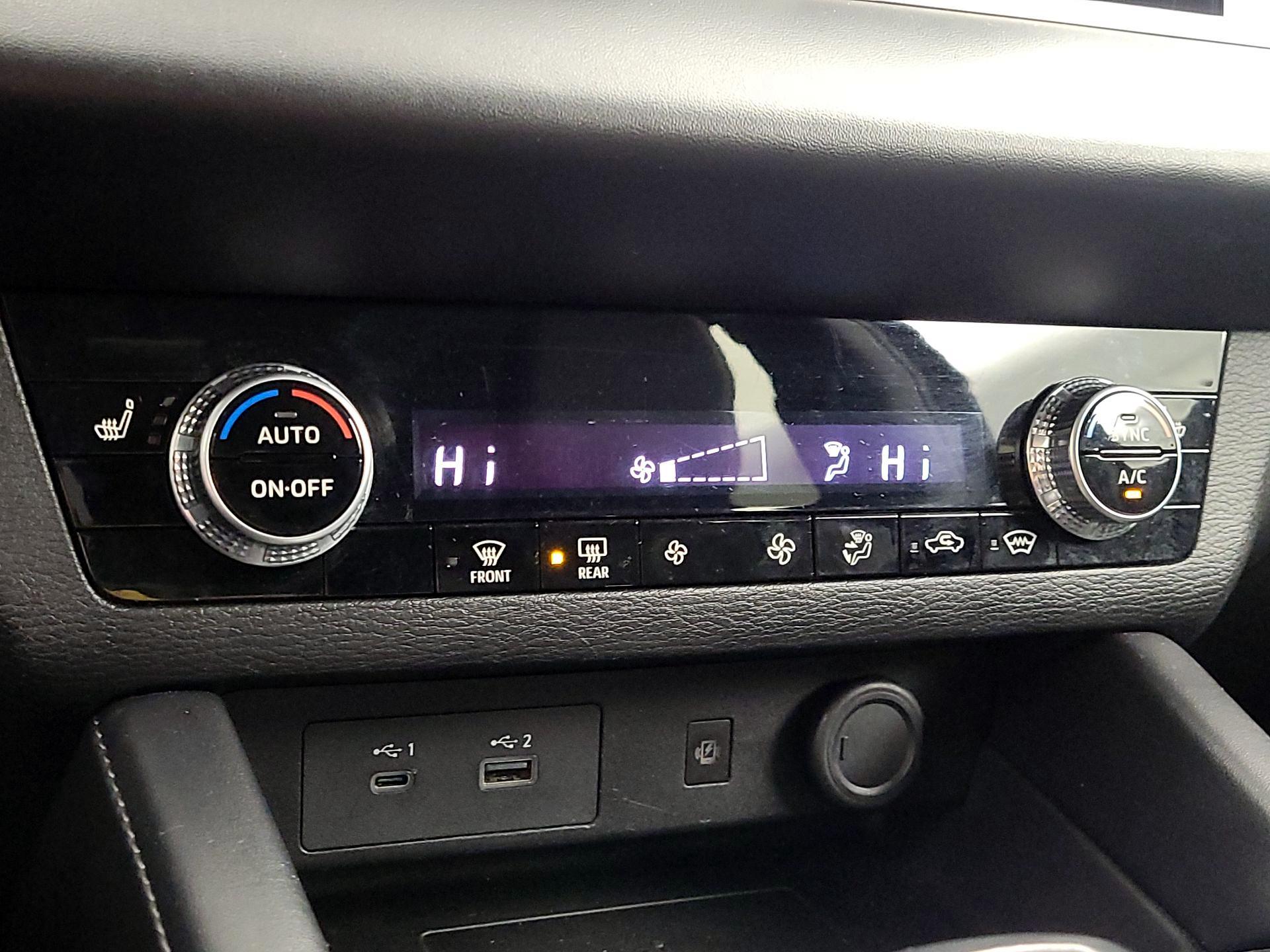 Thumbnail: 2024 Mitsubishi Outlander - 17