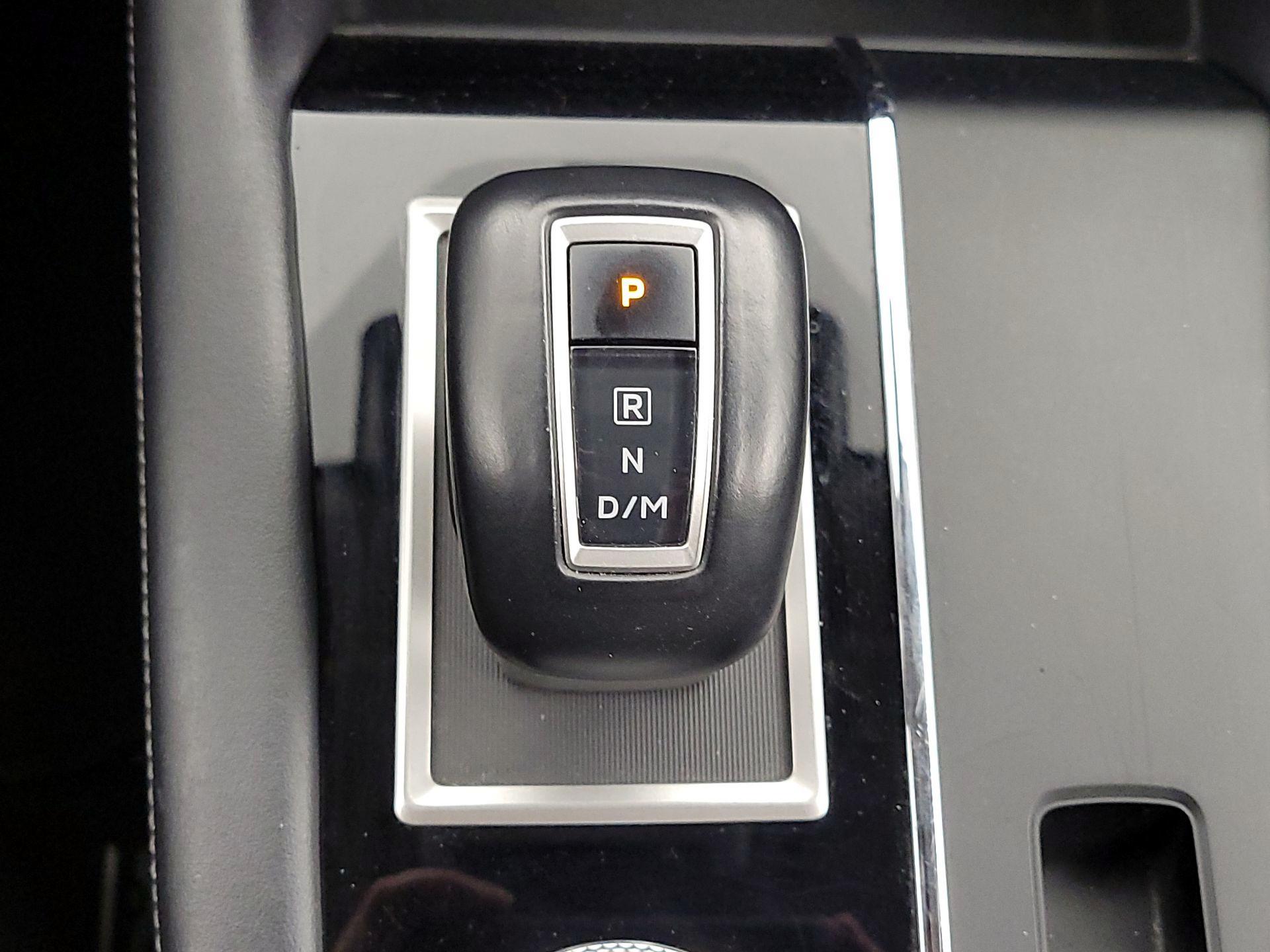 Thumbnail: 2024 Mitsubishi Outlander - 18