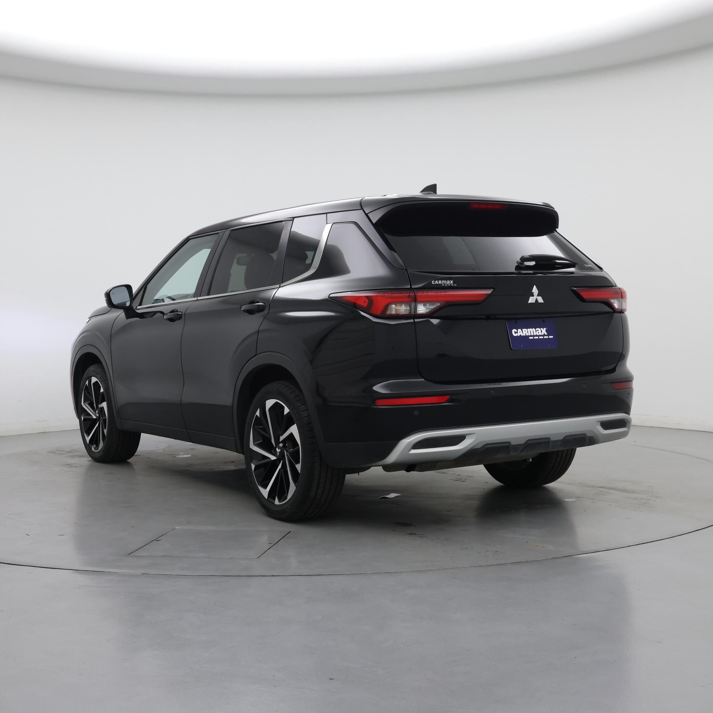 Thumbnail: 2024 Mitsubishi Outlander - 2