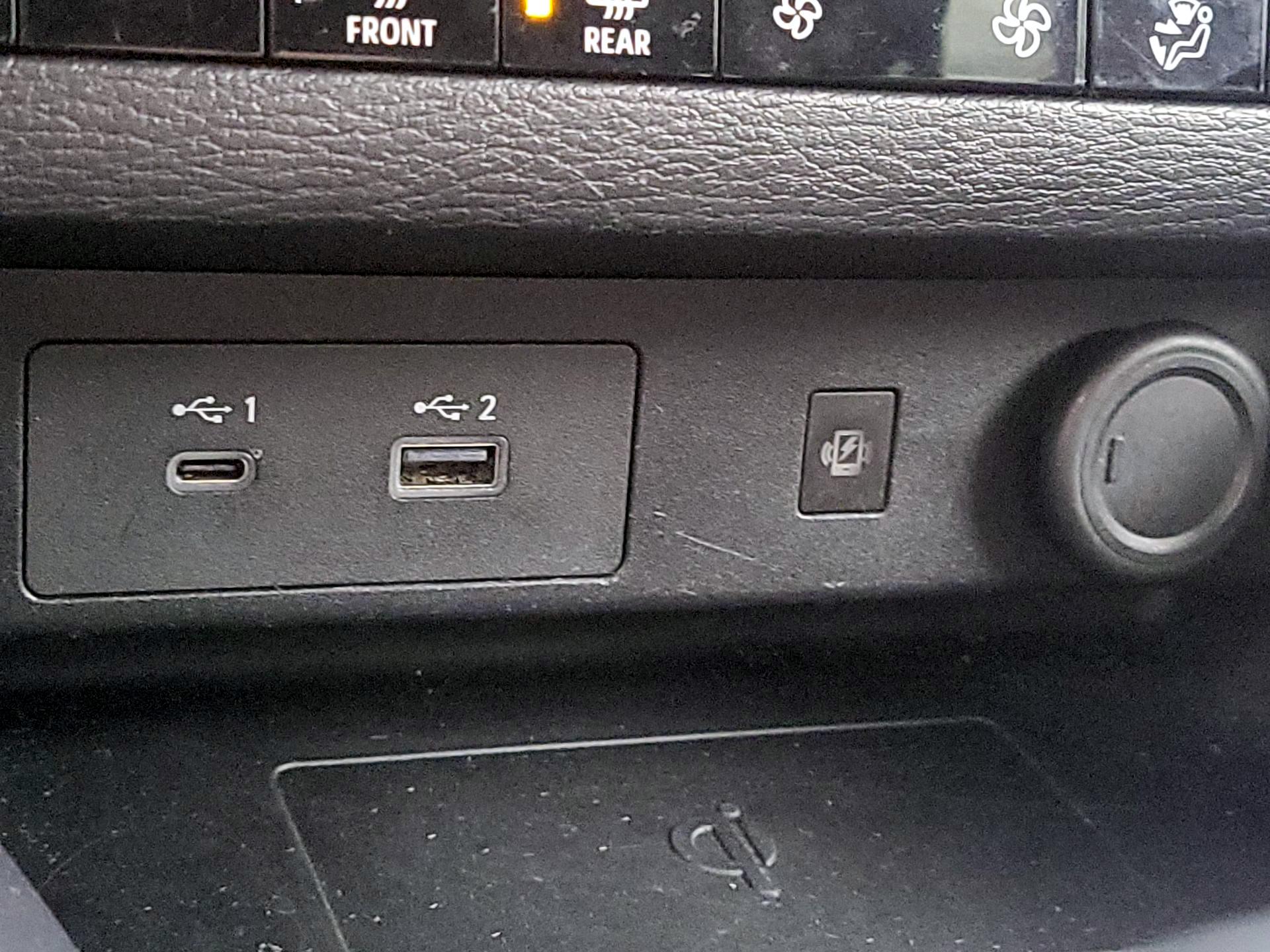 Thumbnail: 2024 Mitsubishi Outlander - 19