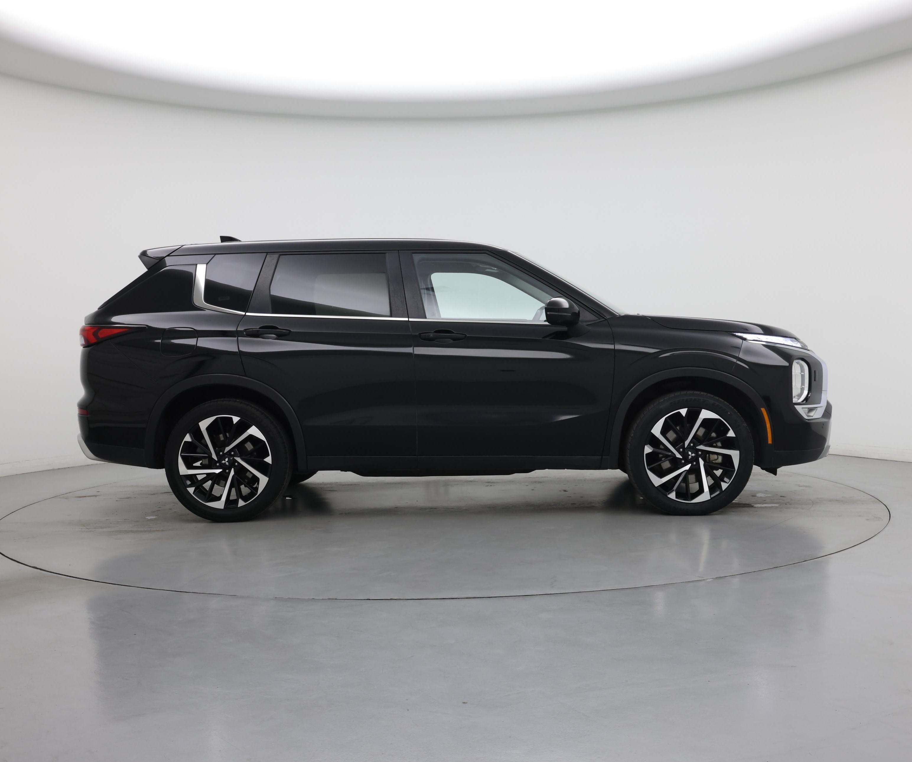 Thumbnail: 2024 Mitsubishi Outlander - 7