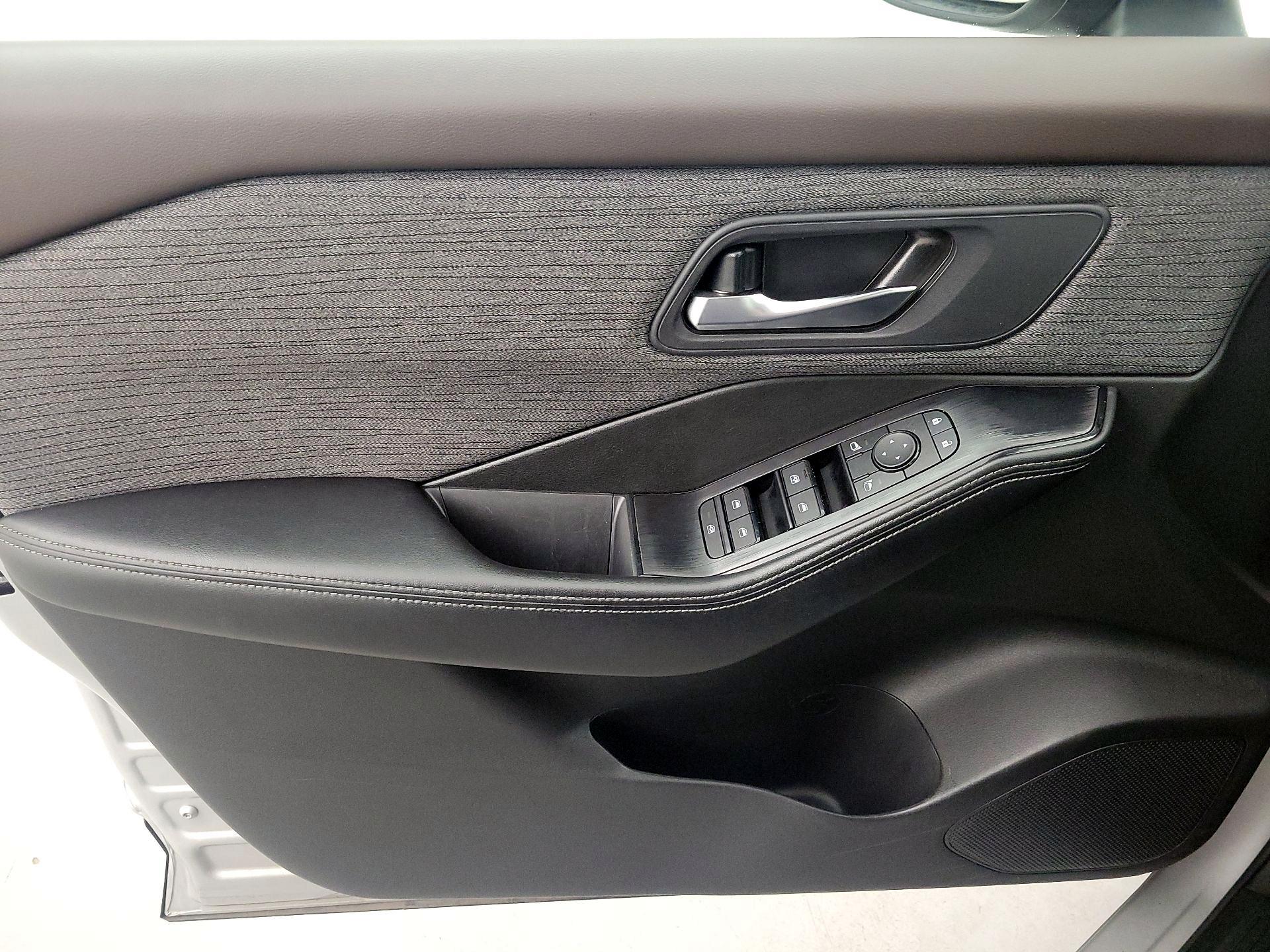 Thumbnail: 2023 Nissan Rogue - 12