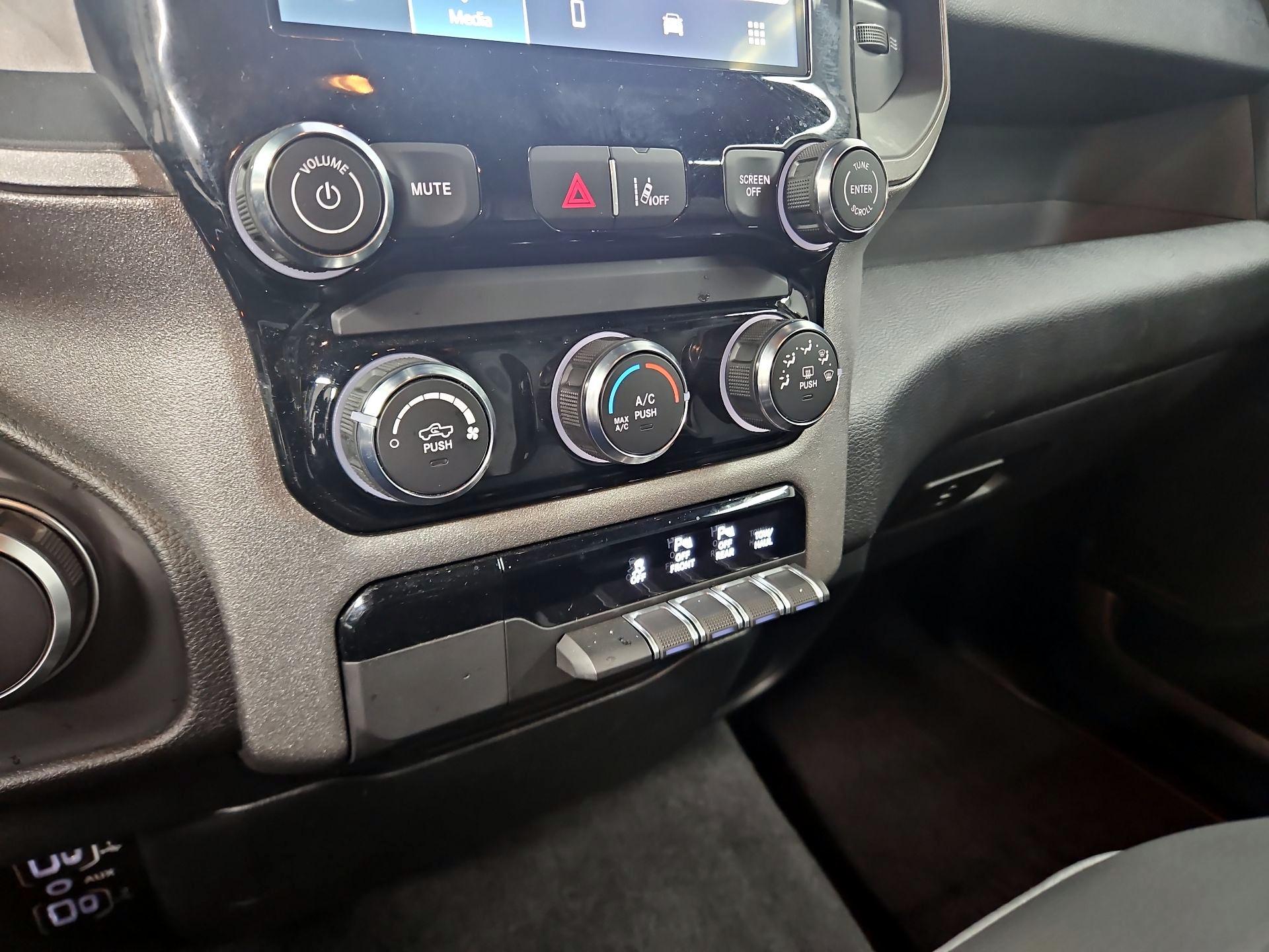 Thumbnail: 2025 RAM 1500 - 16