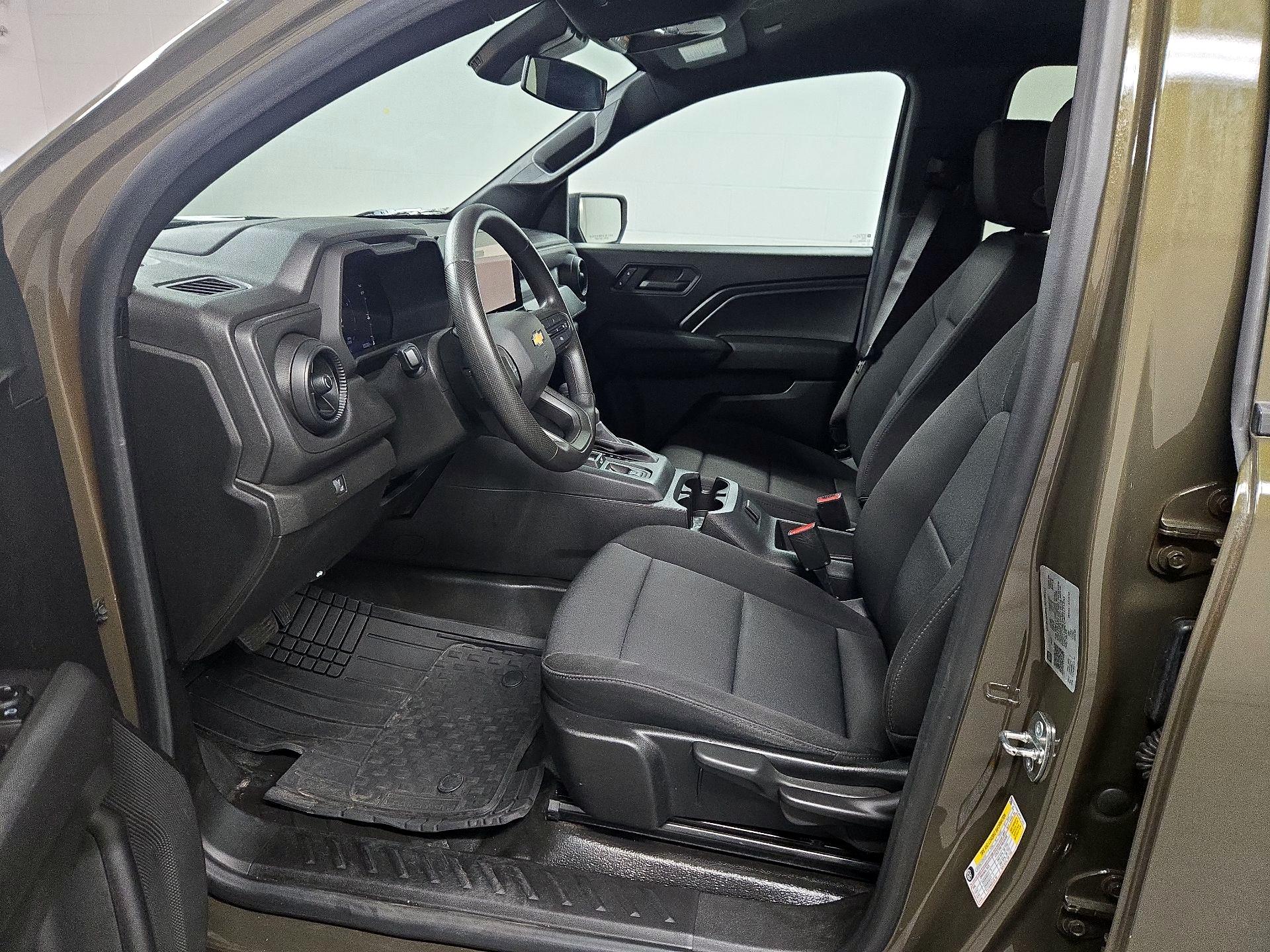 Thumbnail: 2023 Chevrolet Colorado - 11