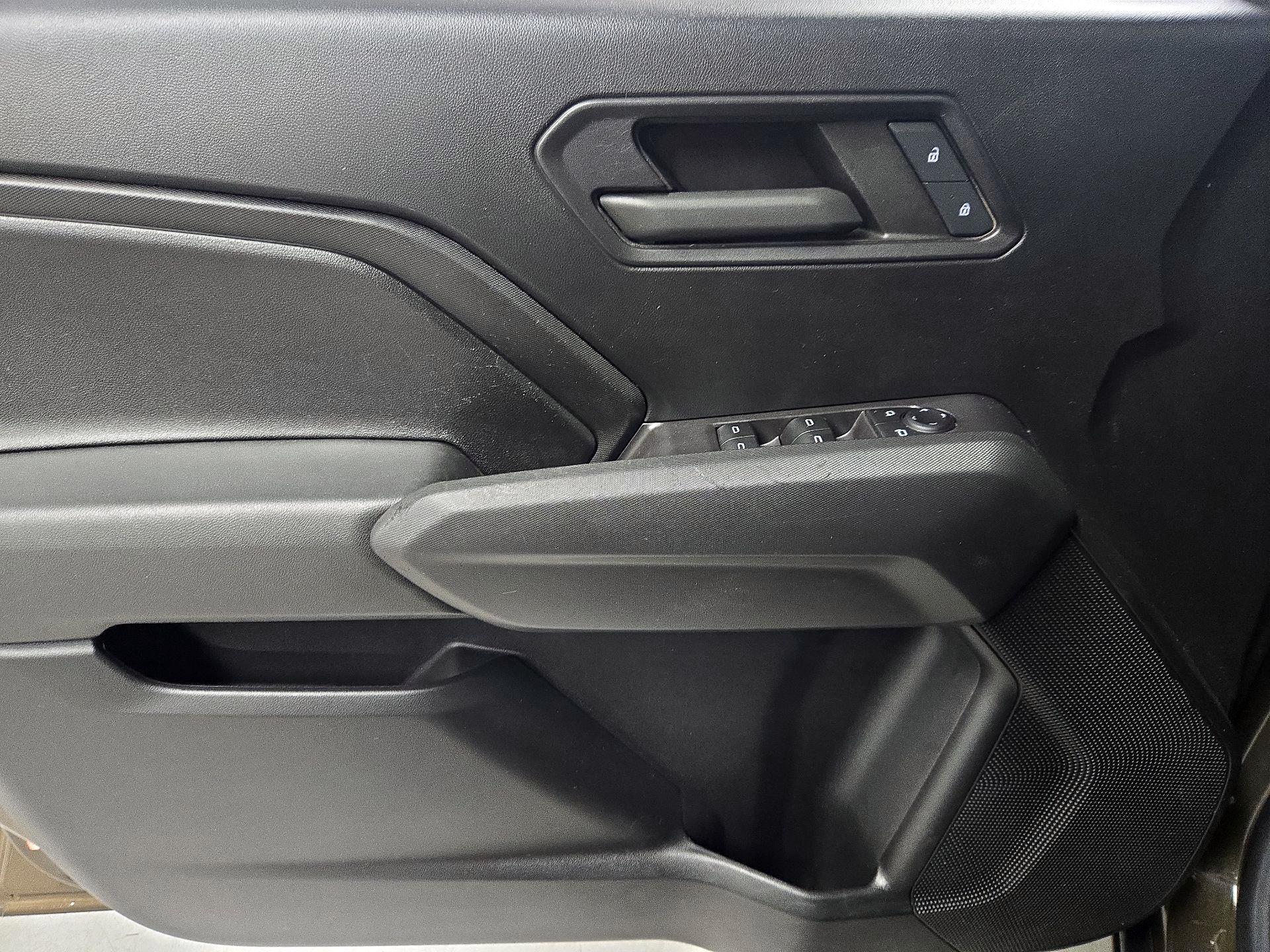 Thumbnail: 2023 Chevrolet Colorado - 12