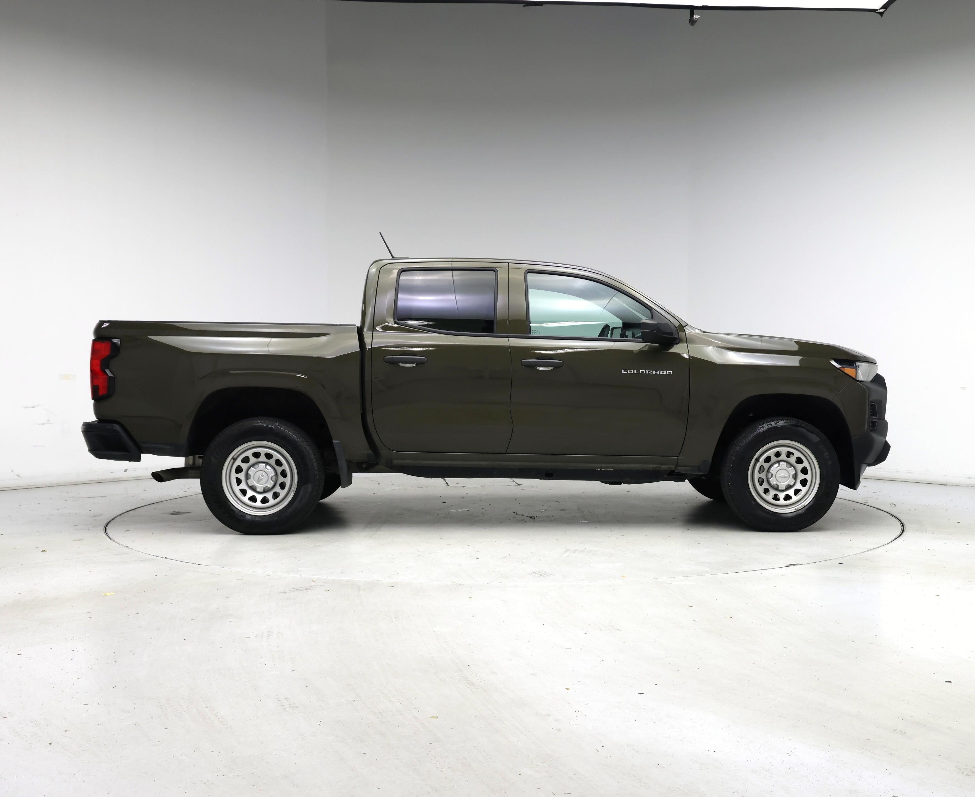 Thumbnail: 2023 Chevrolet Colorado - 3