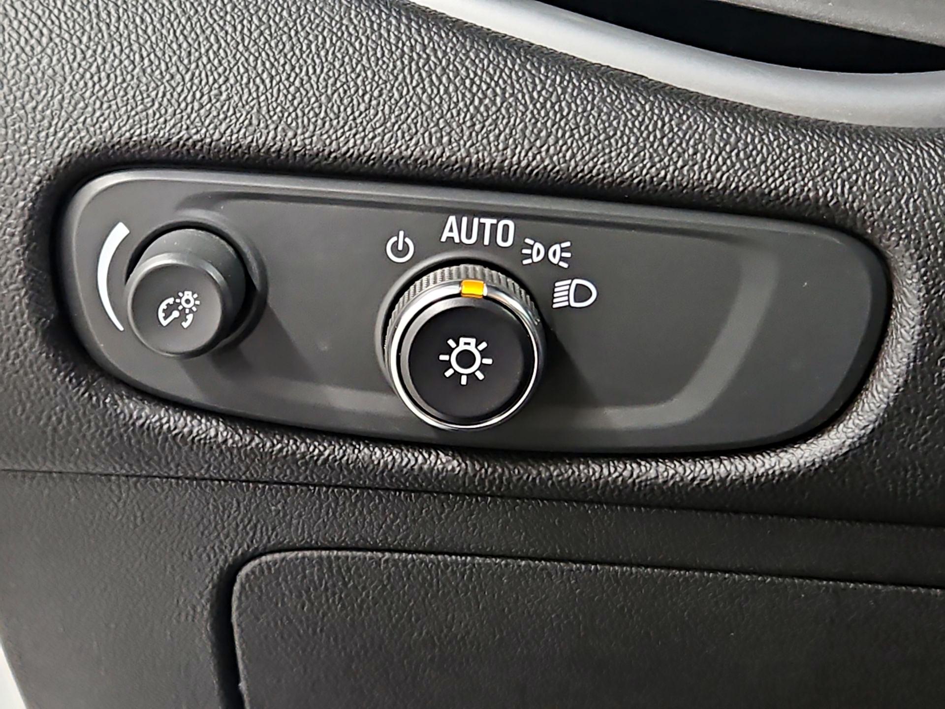 Thumbnail: 2023 Chevrolet Malibu - 13