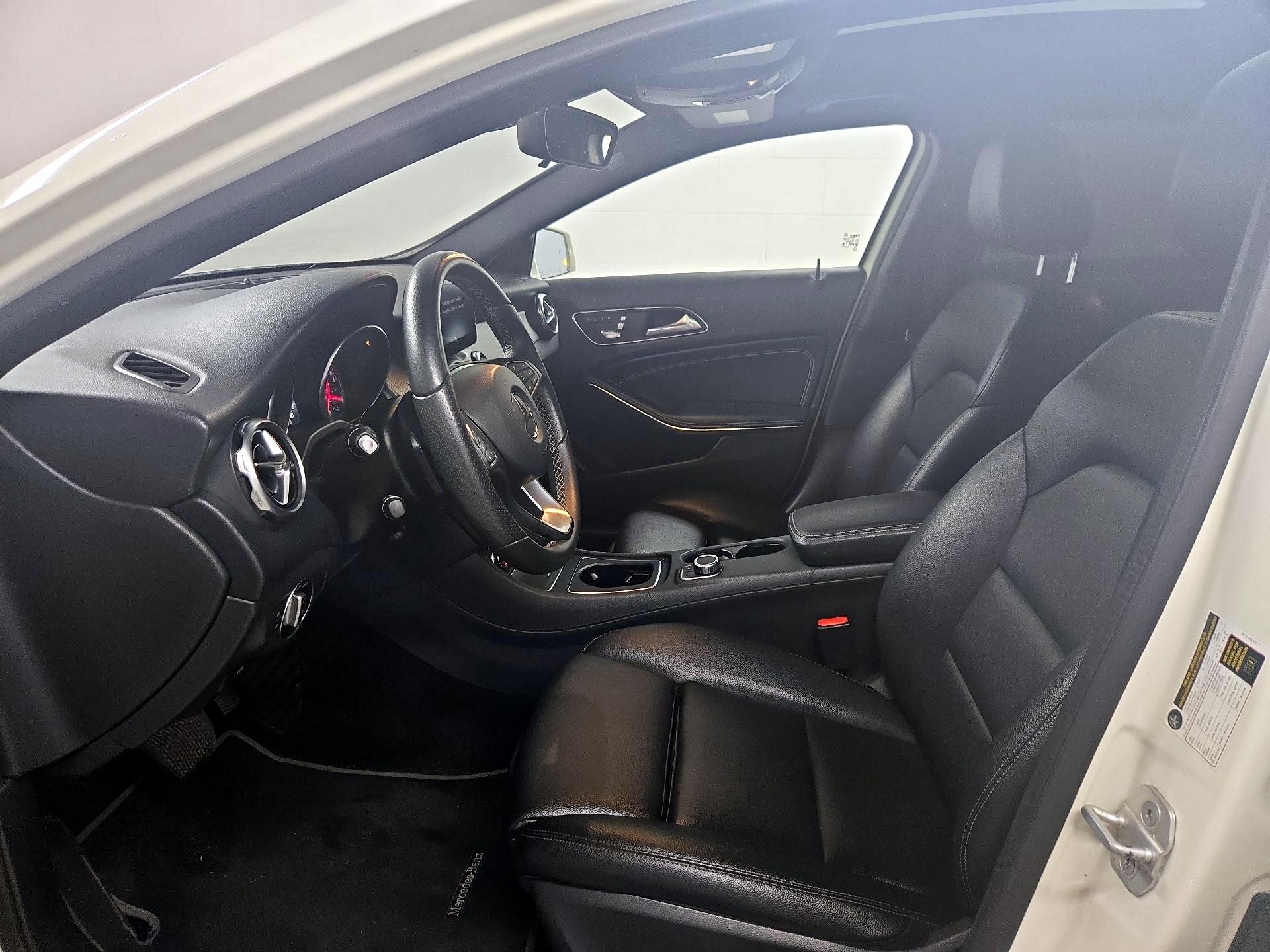 Thumbnail: 2018 Mercedes-Benz GLA - 11