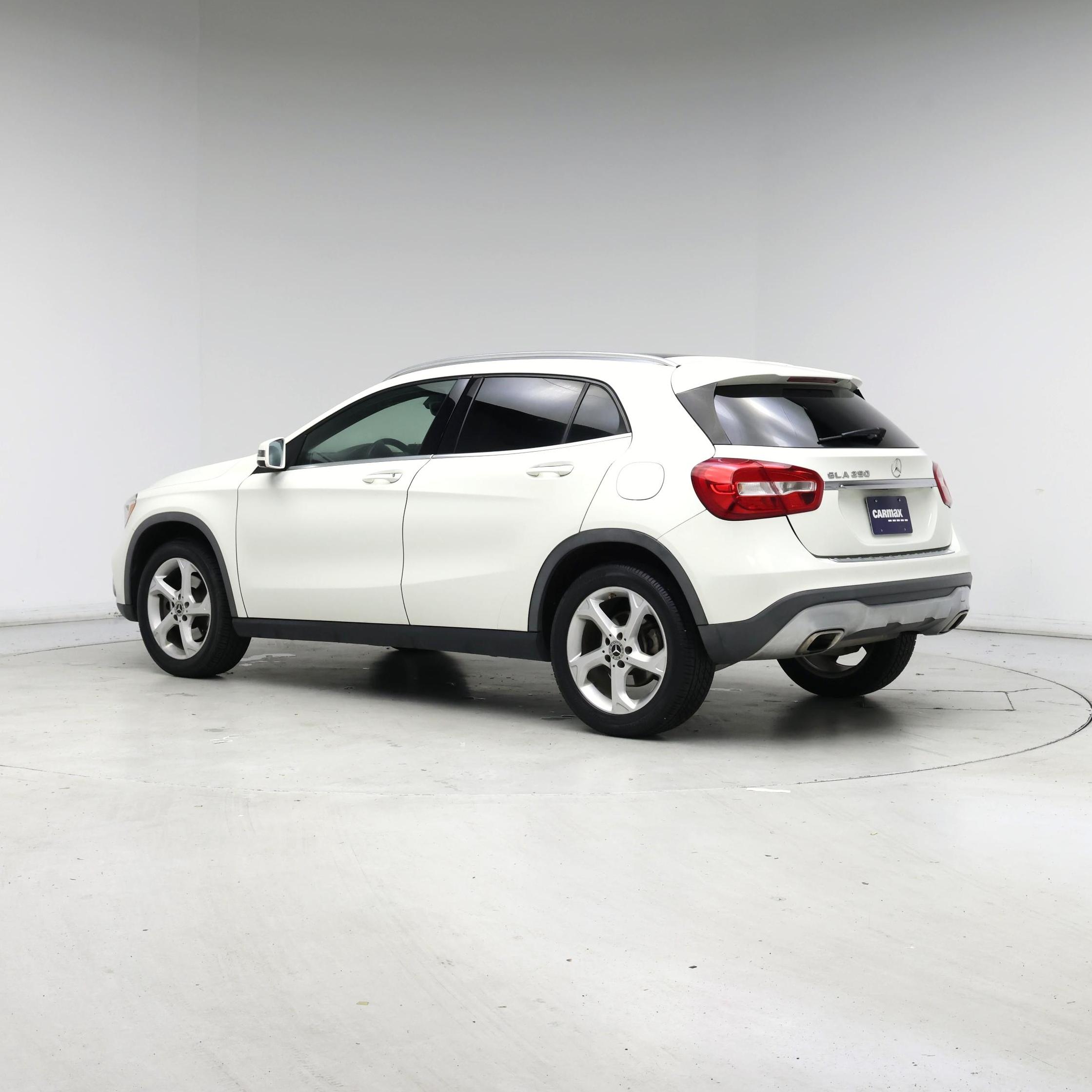 Thumbnail: 2018 Mercedes-Benz GLA - 2