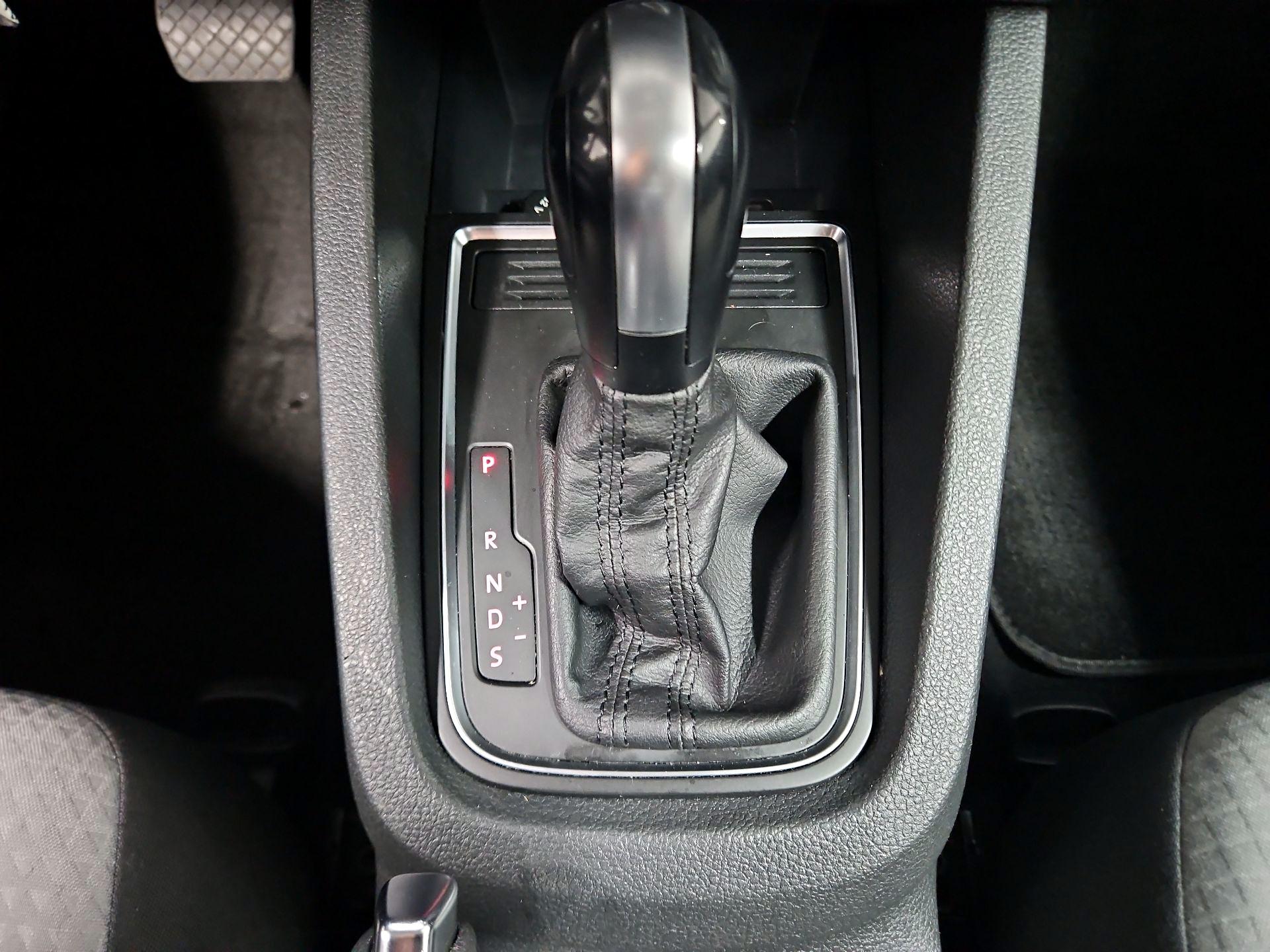 Thumbnail: 2018 Volkswagen Jetta - 17