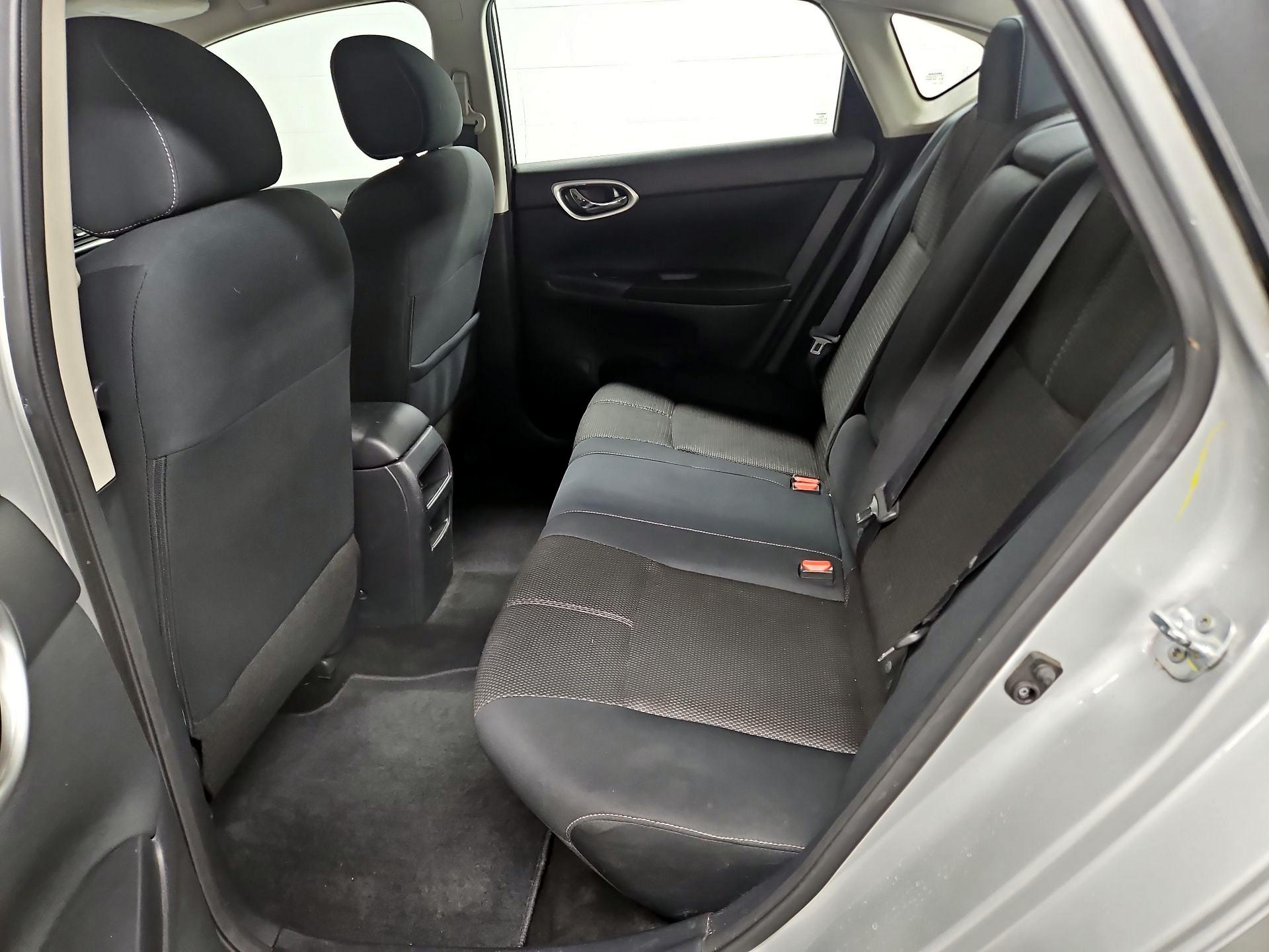 Thumbnail: 2015 Nissan Sentra - 18