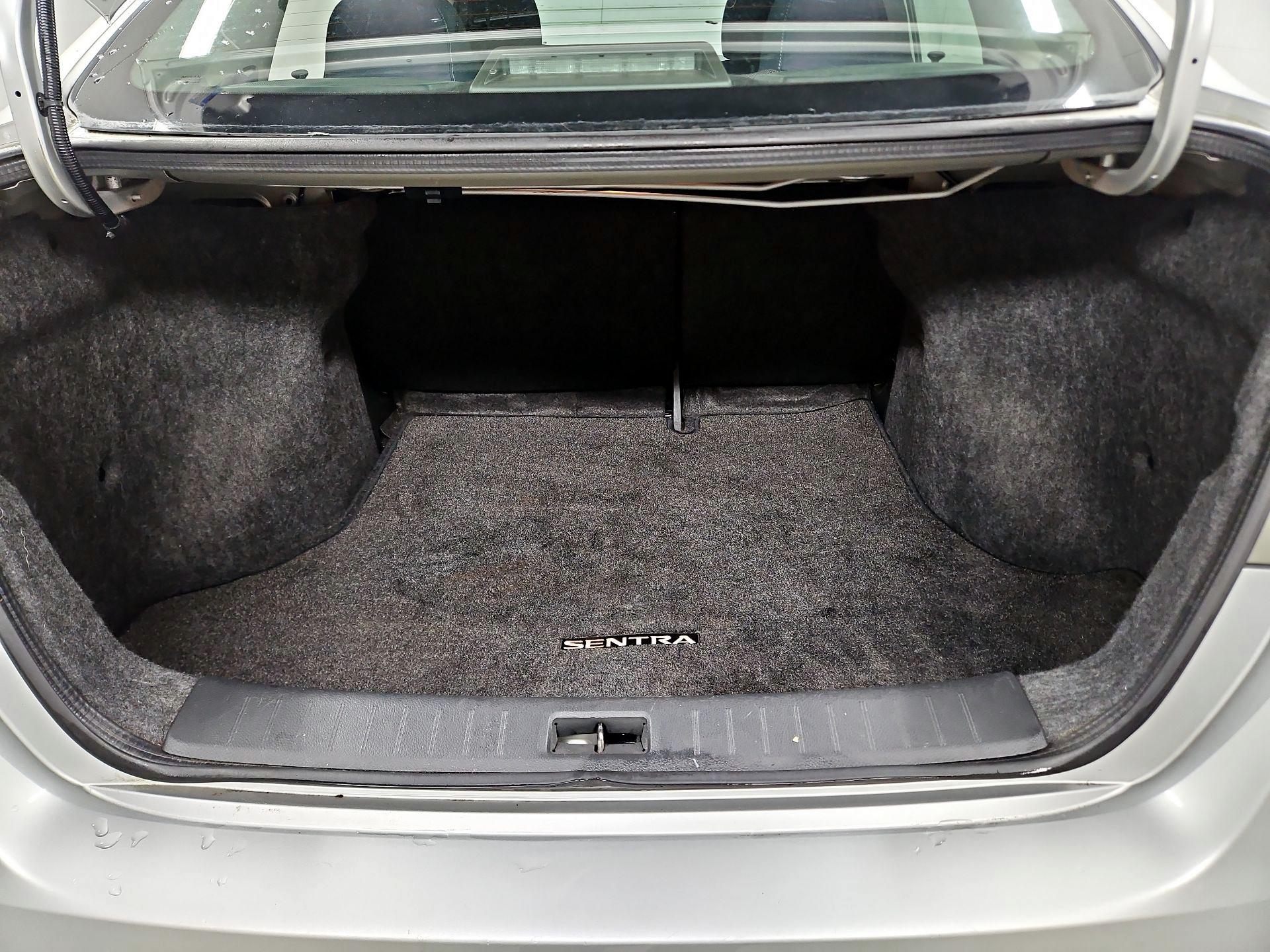 Thumbnail: 2015 Nissan Sentra - 19