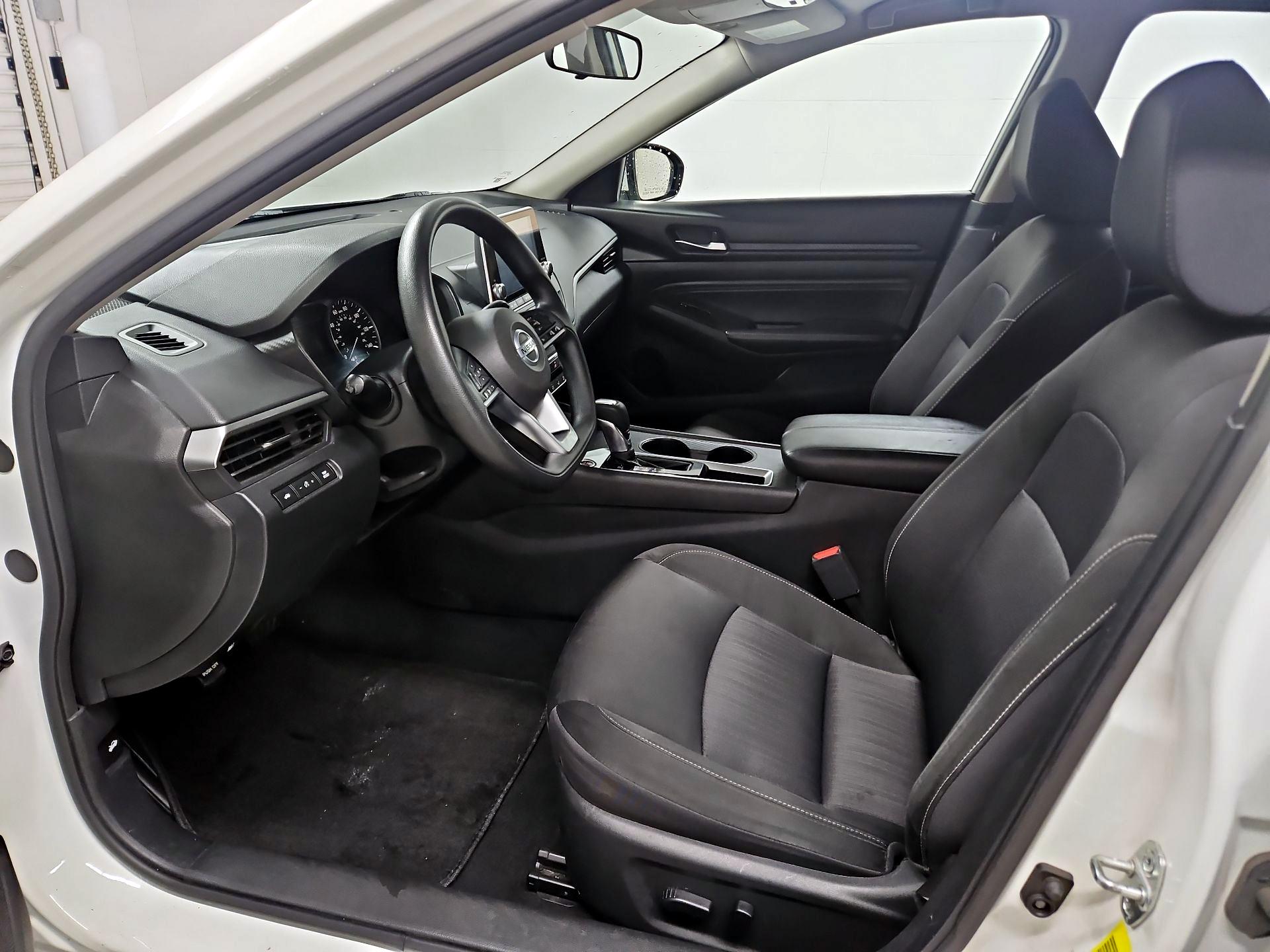 Thumbnail: 2020 Nissan Altima - 11