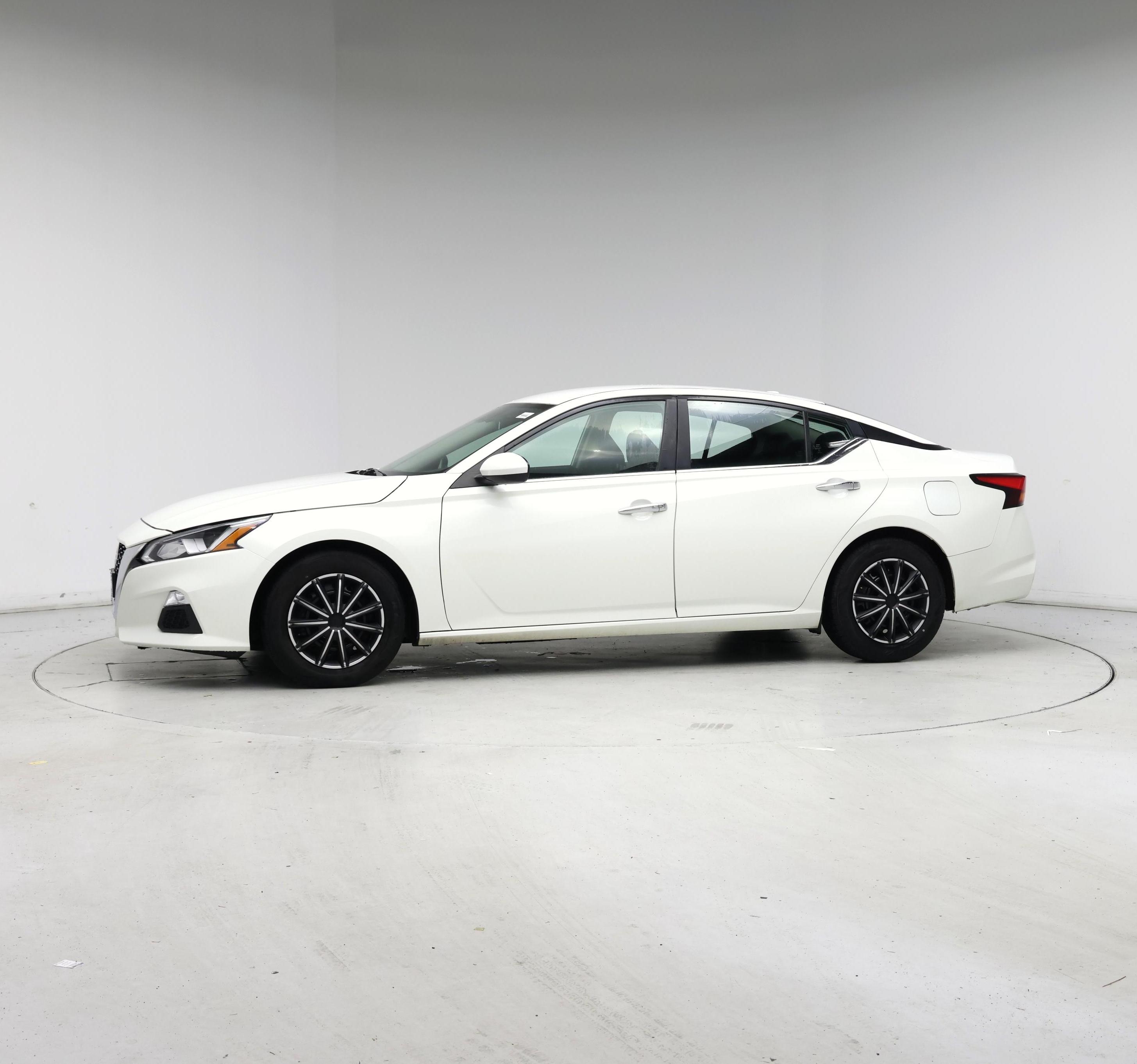 Thumbnail: 2020 Nissan Altima - 3