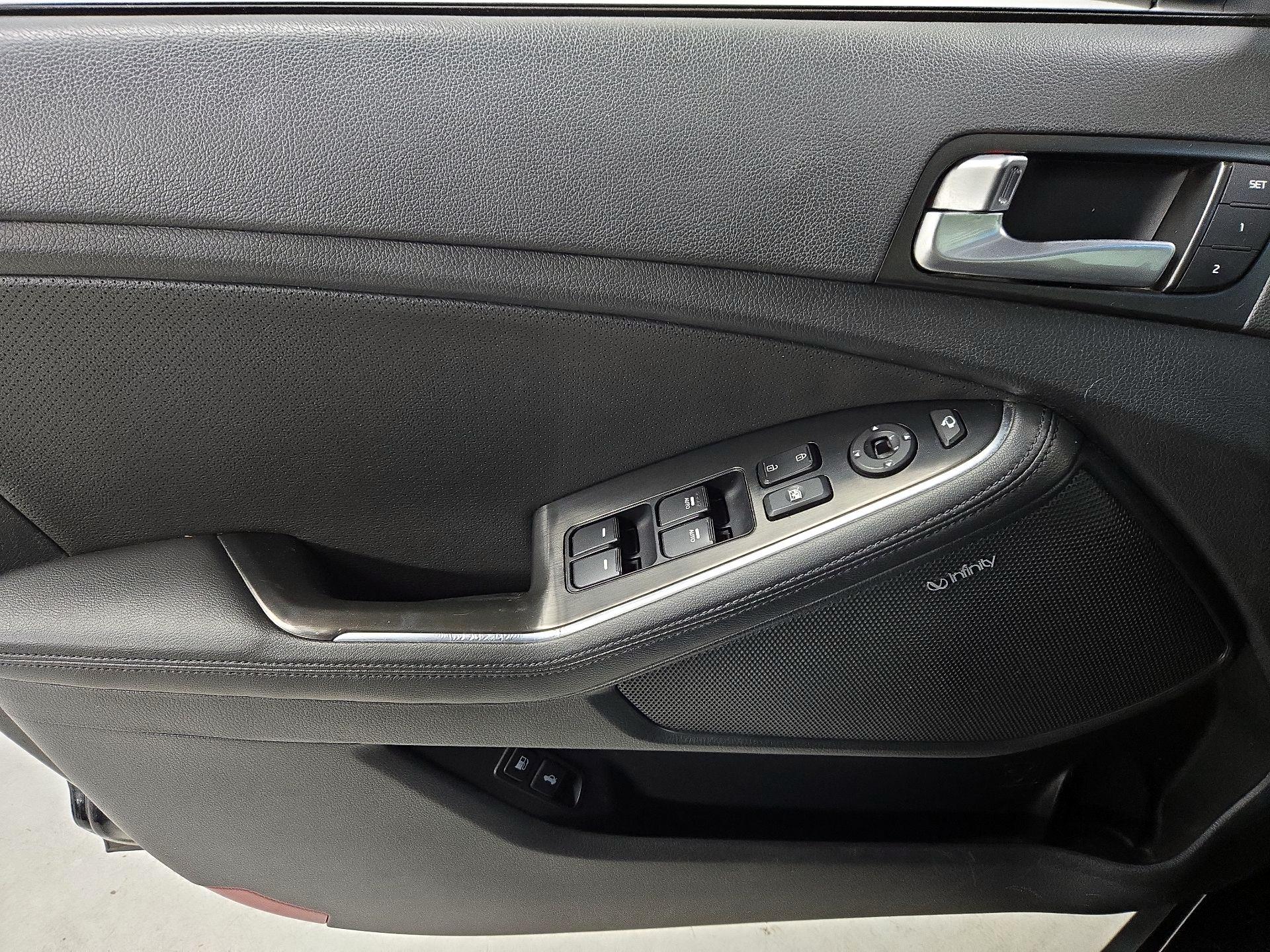 Thumbnail: 2015 Kia Optima - 12