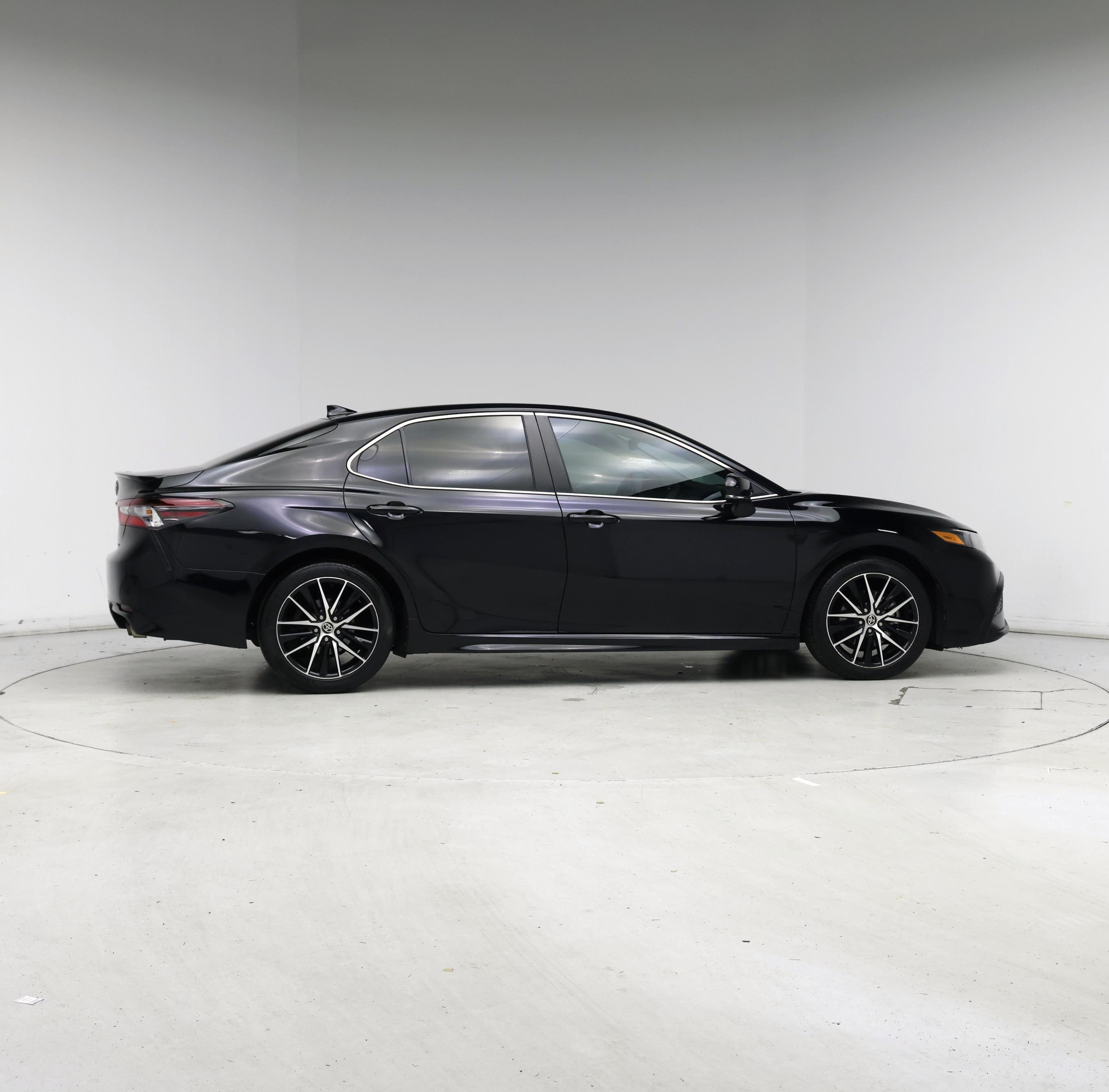 Thumbnail: 2021 Toyota Camry - 7