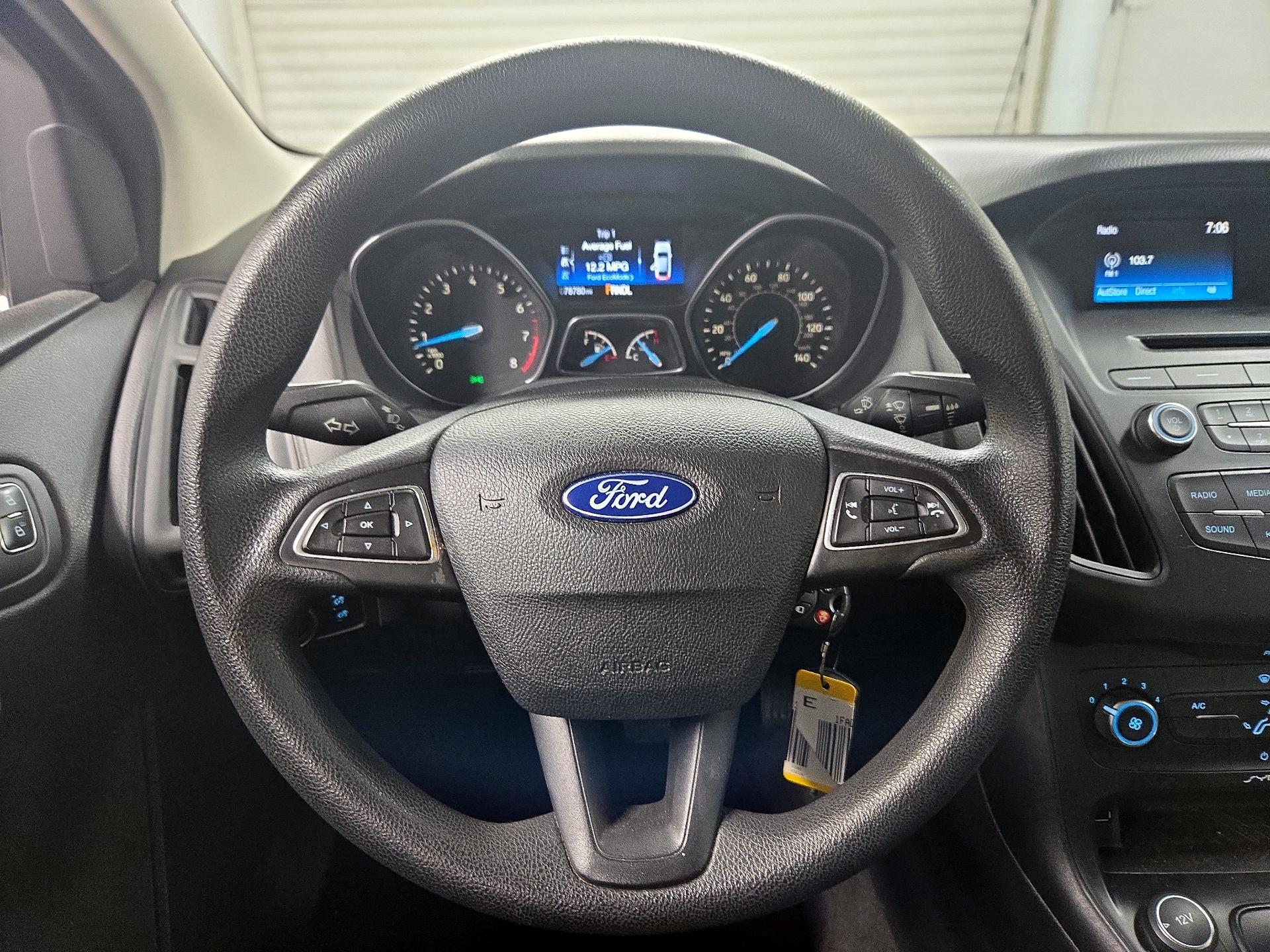 Thumbnail: 2015 Ford Focus - 10