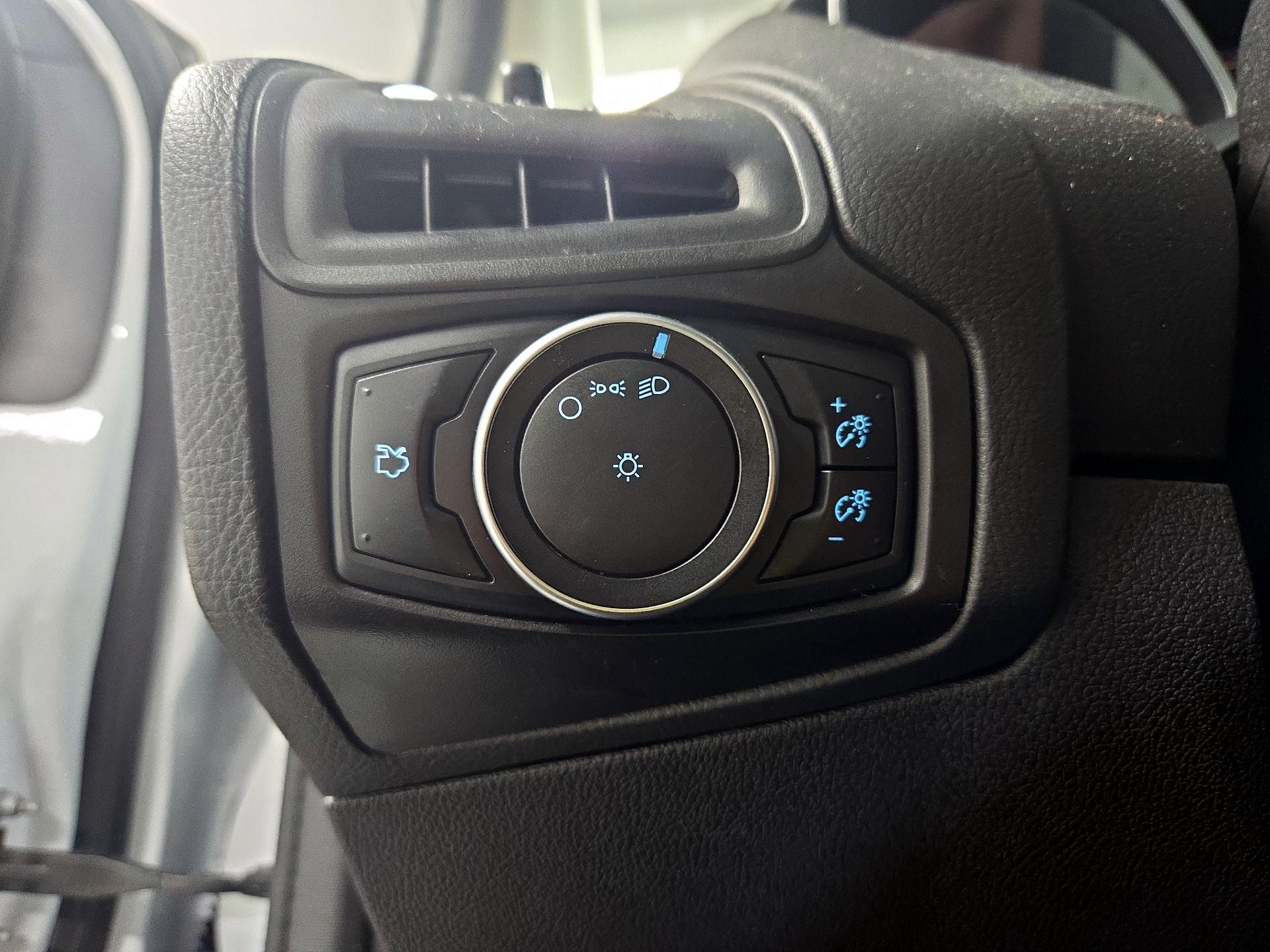 Thumbnail: 2015 Ford Focus - 13