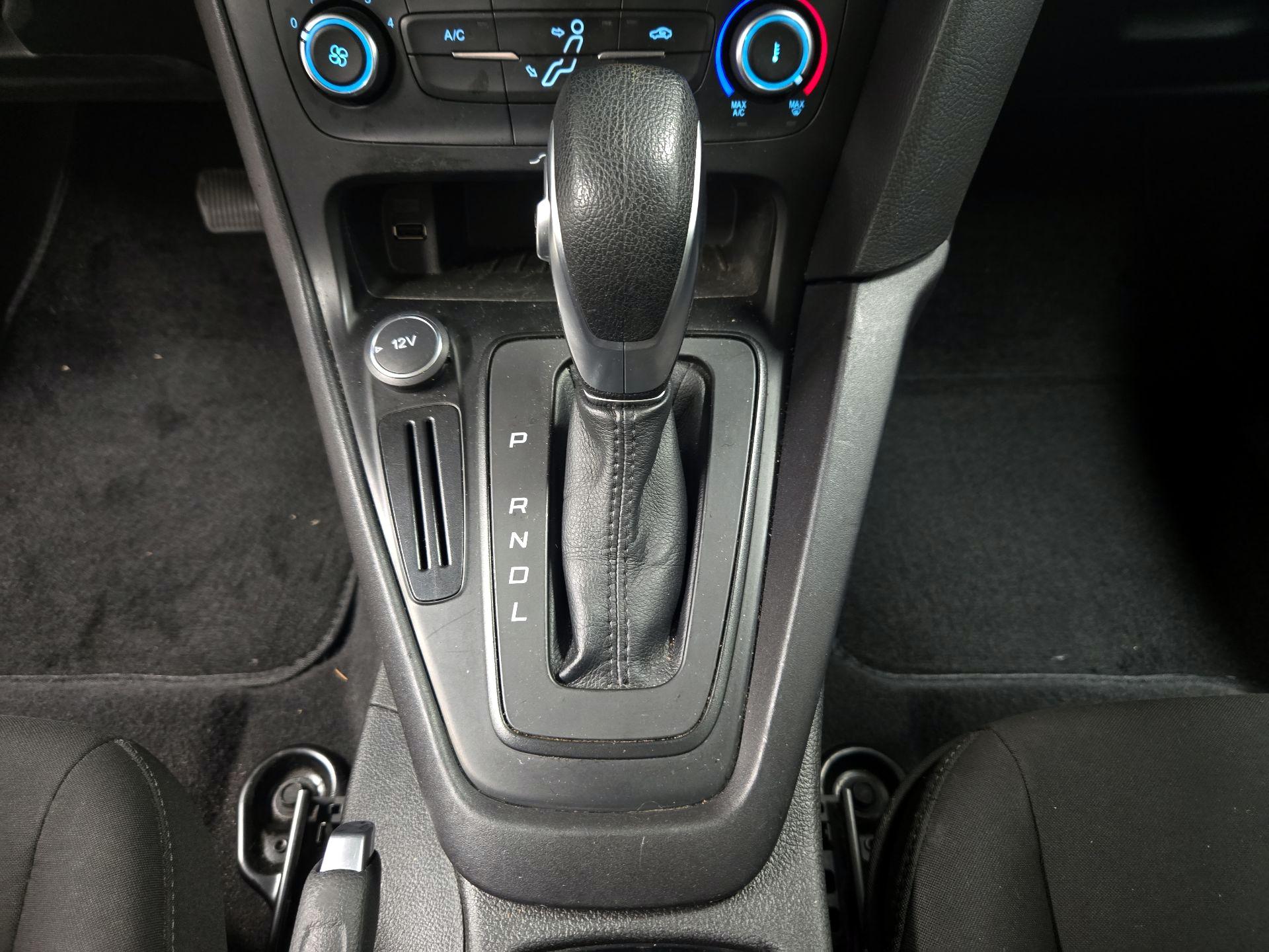 Thumbnail: 2015 Ford Focus - 17