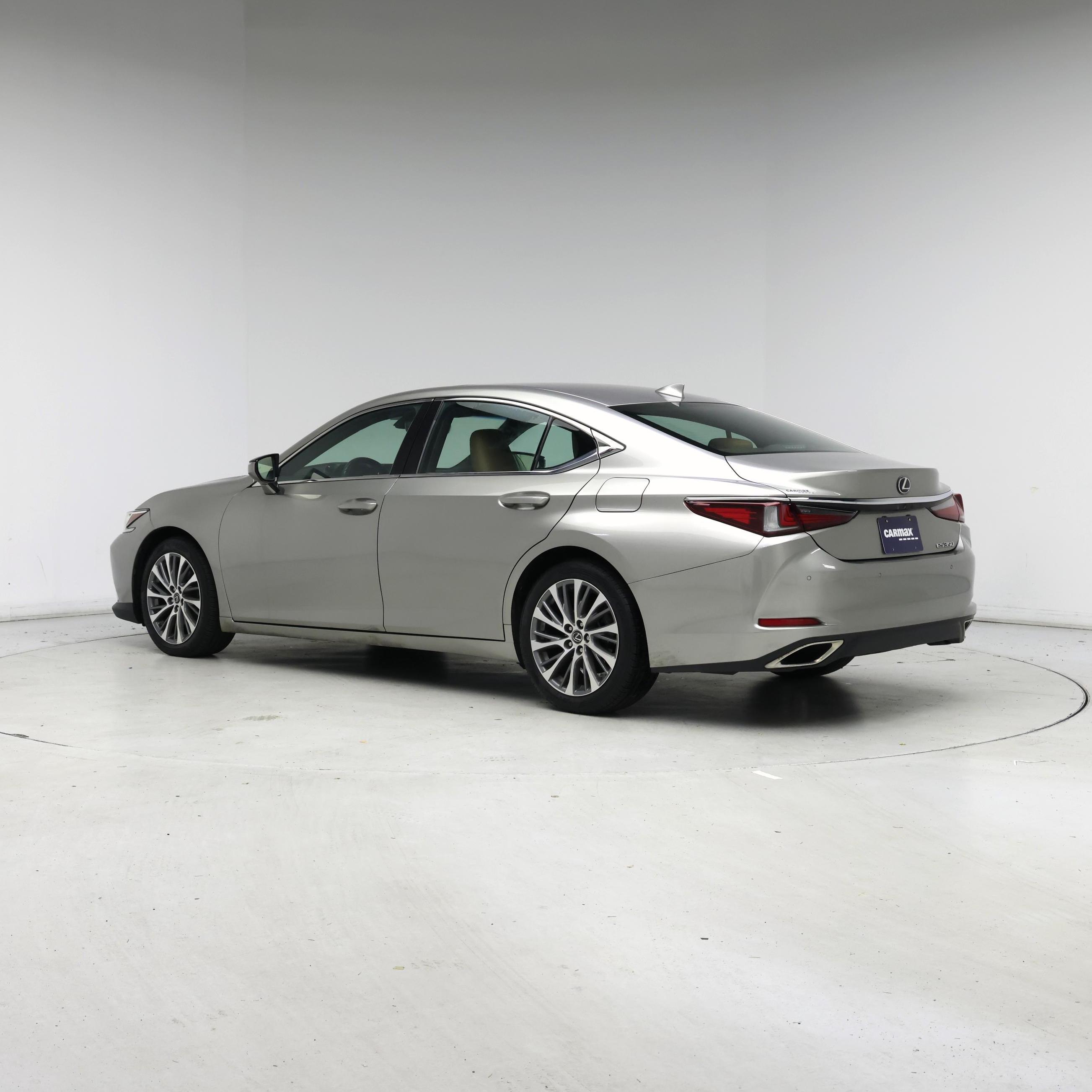 Thumbnail: 2019 Lexus ES - 2