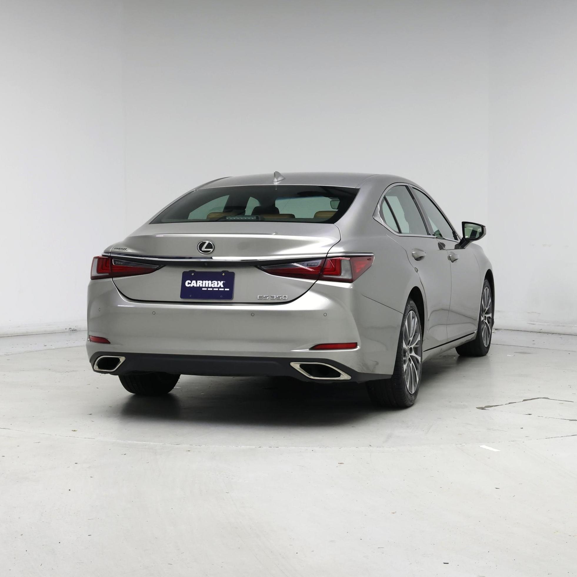 Thumbnail: 2019 Lexus ES - 8