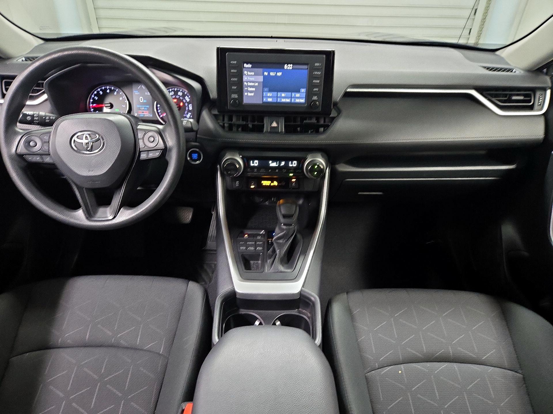 Thumbnail: 2019 Toyota RAV4 - 9