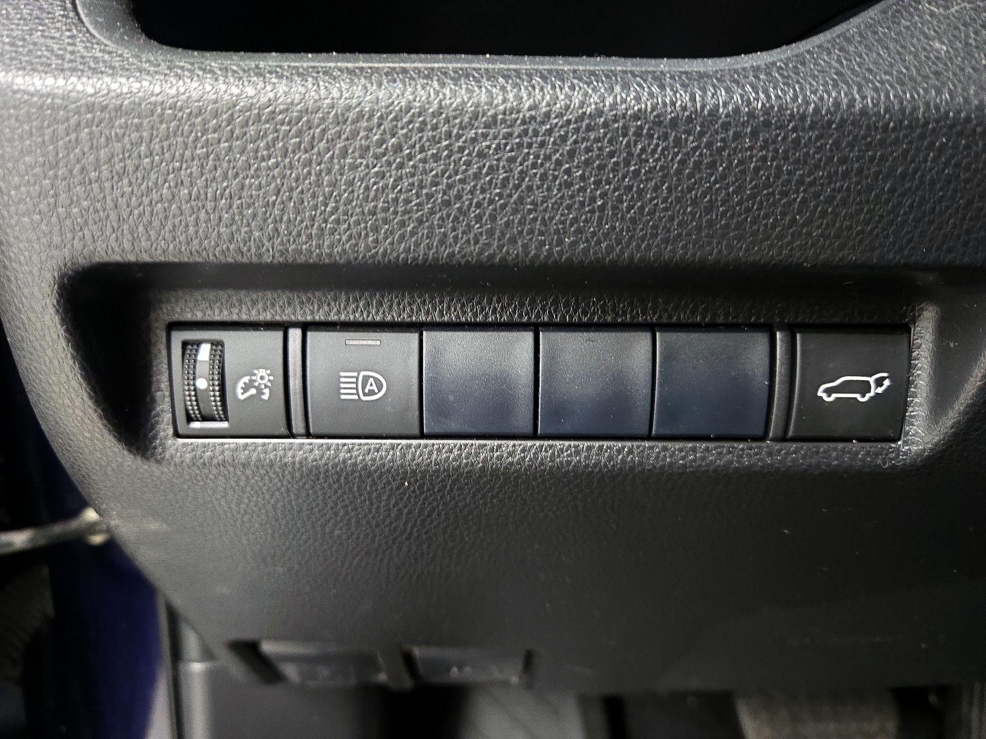 Thumbnail: 2019 Toyota RAV4 - 13