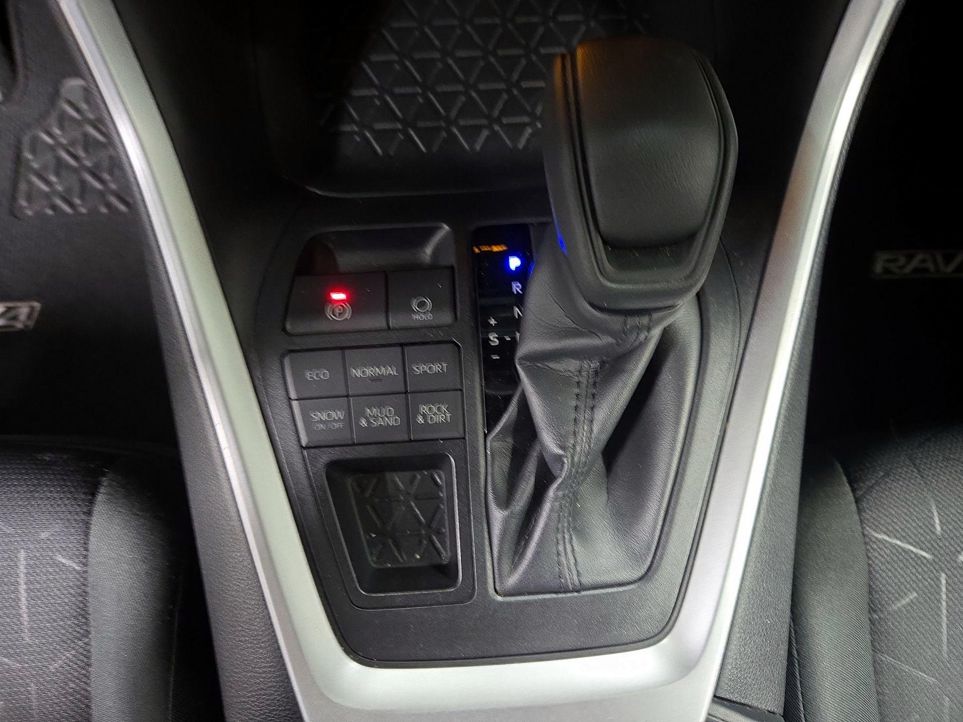 Thumbnail: 2019 Toyota RAV4 - 17