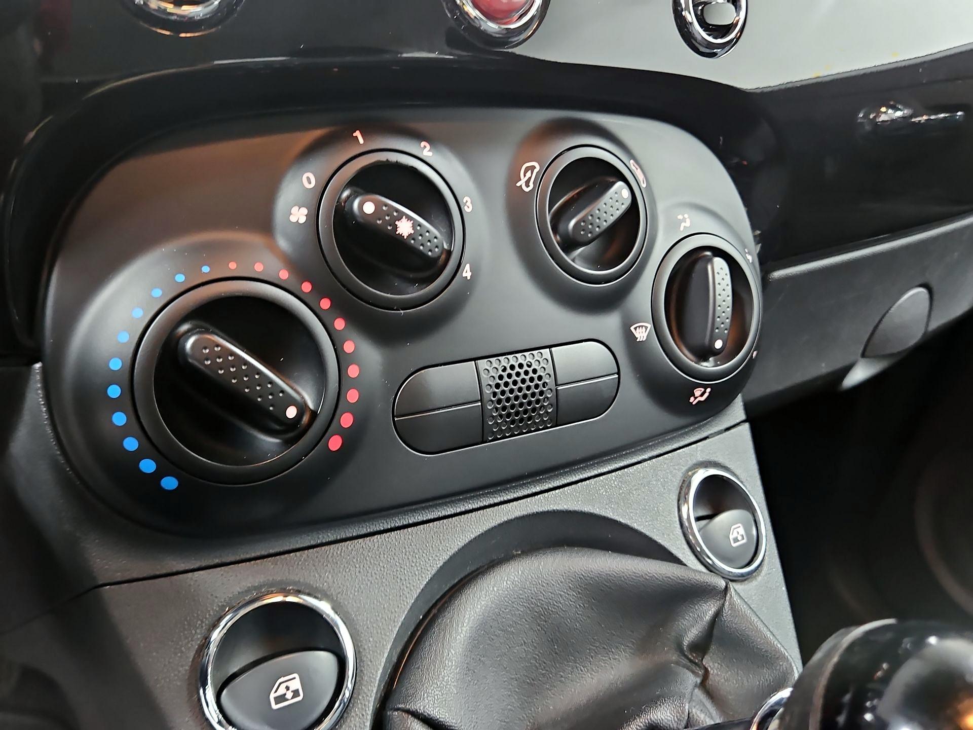 Thumbnail: 2015 Fiat 500 - 15