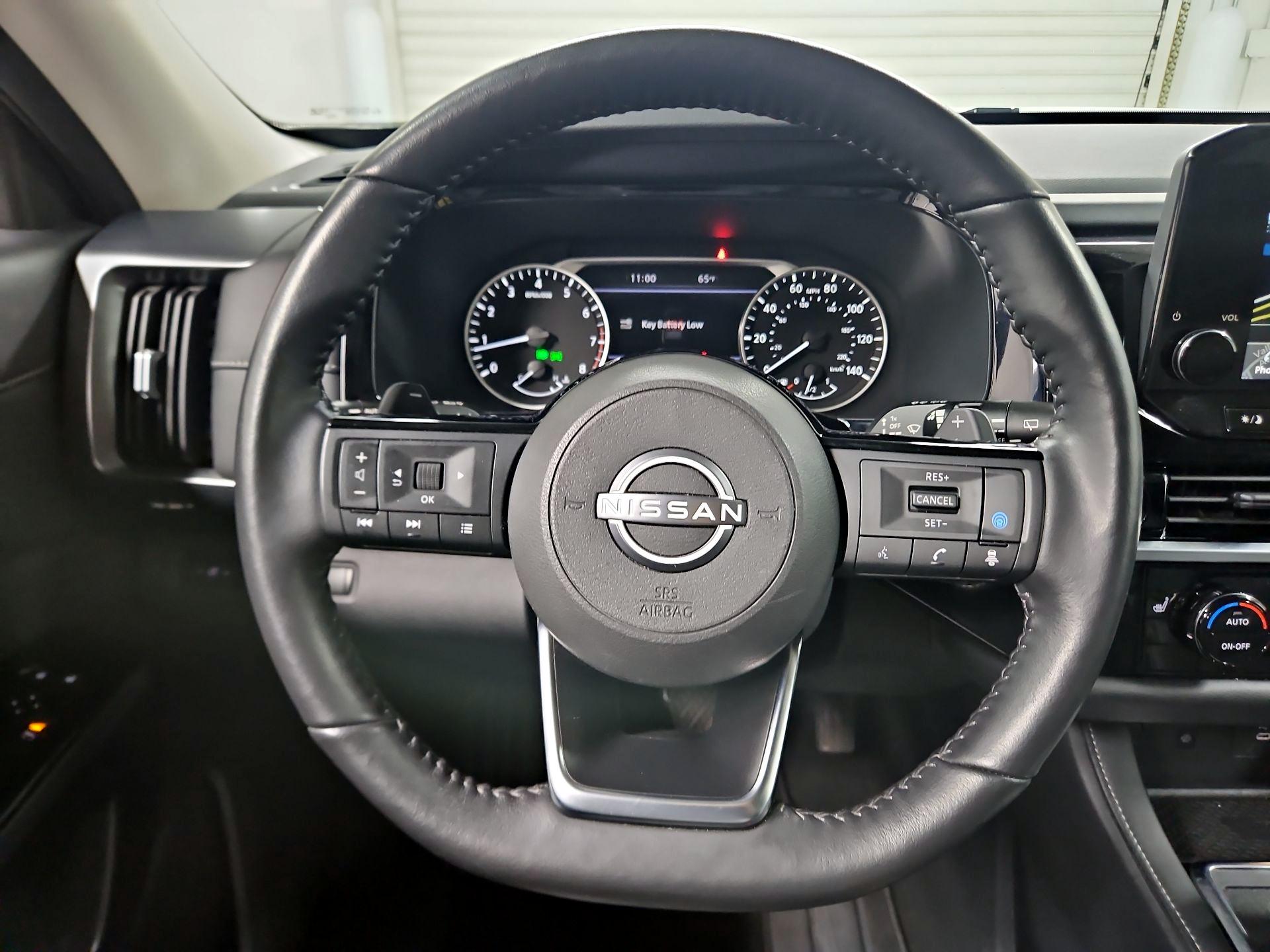 Thumbnail: 2023 Nissan Pathfinder - 10