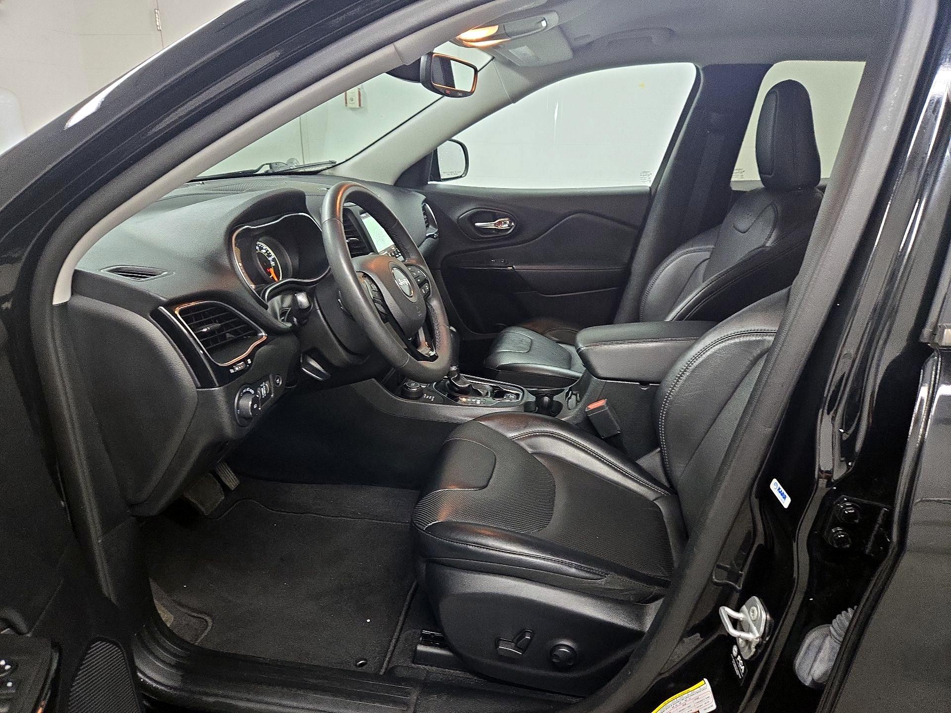 Thumbnail: 2023 Jeep Cherokee - 11