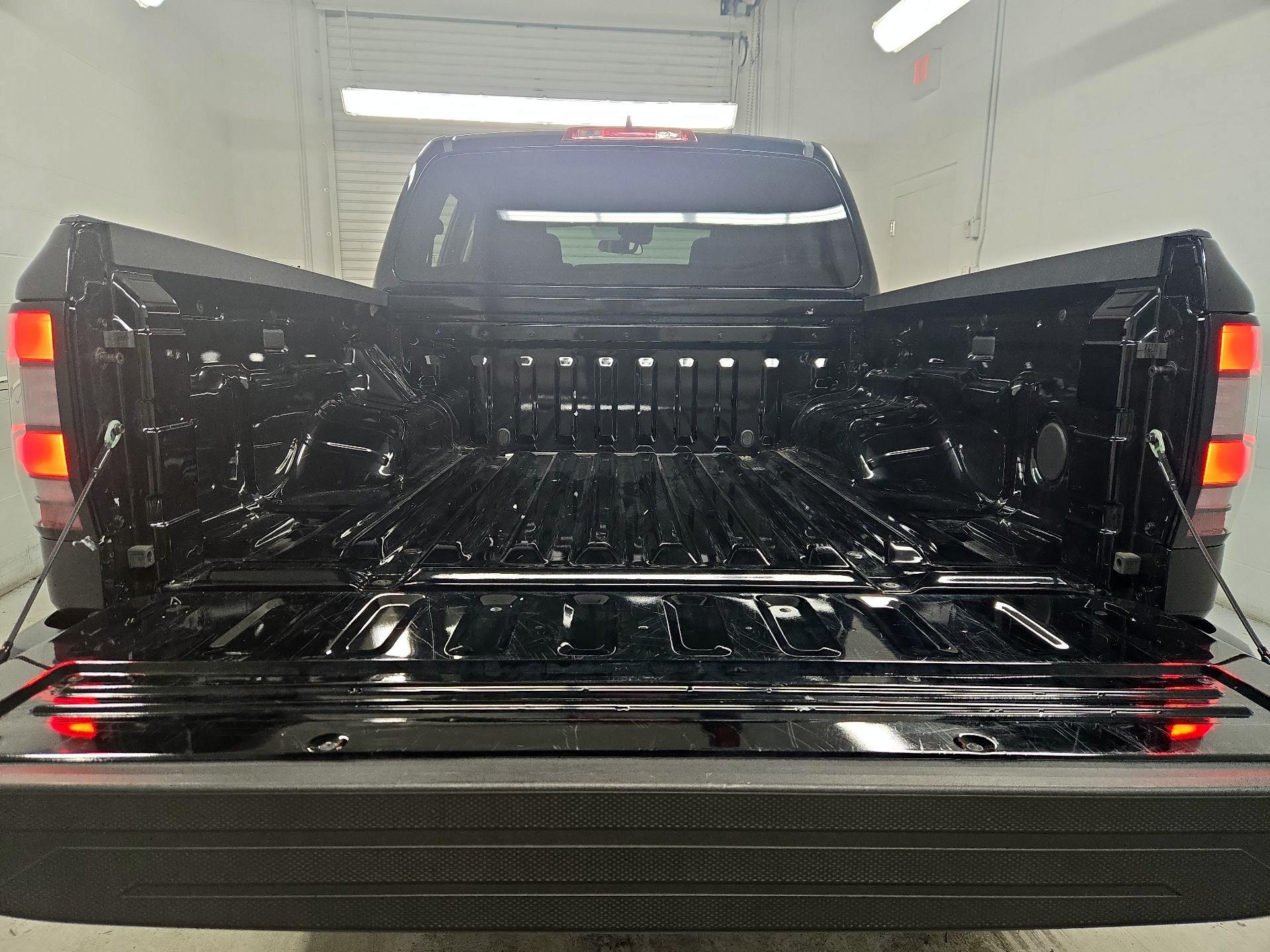 Thumbnail: 2023 Nissan Frontier - 20