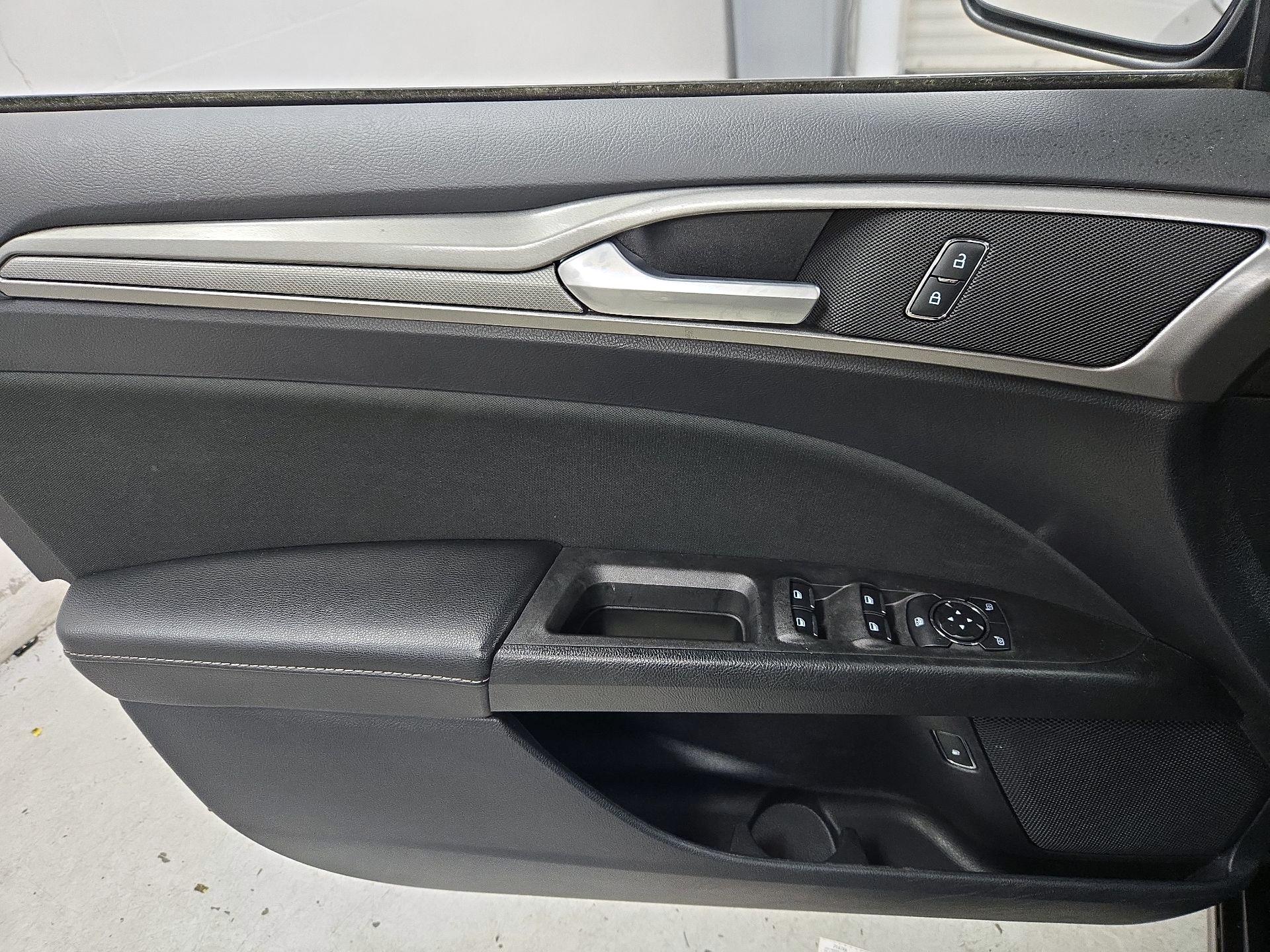 Thumbnail: 2020 Ford Fusion - 12