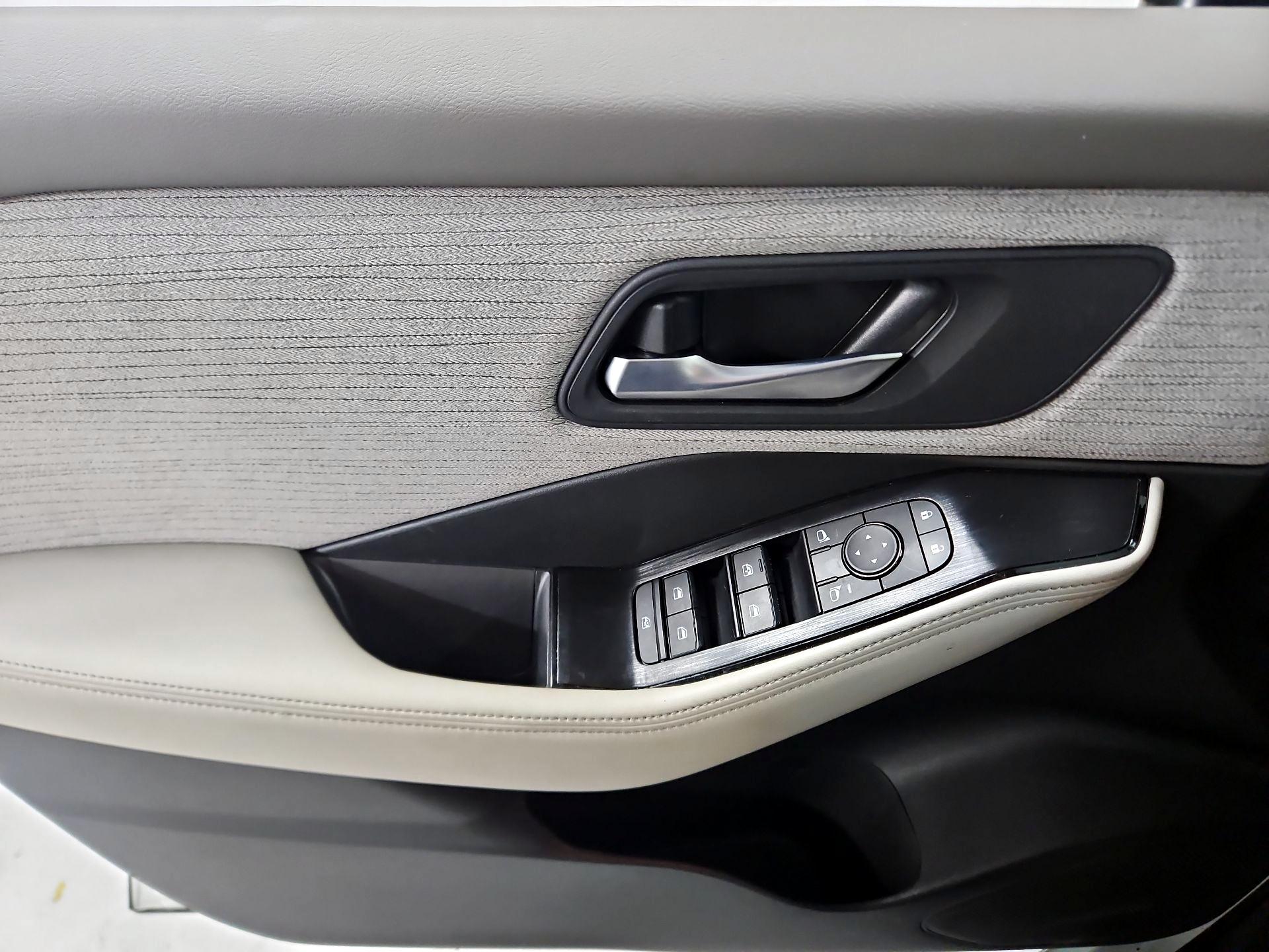 Thumbnail: 2022 Nissan Rogue - 12