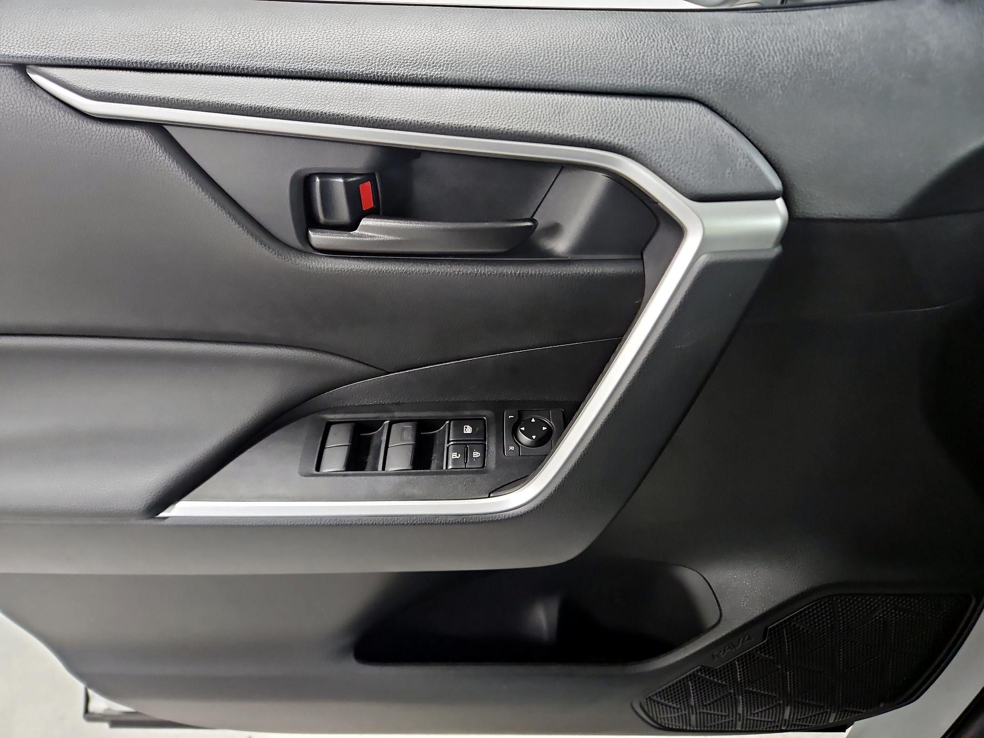 Thumbnail: 2023 Toyota RAV4 - 12