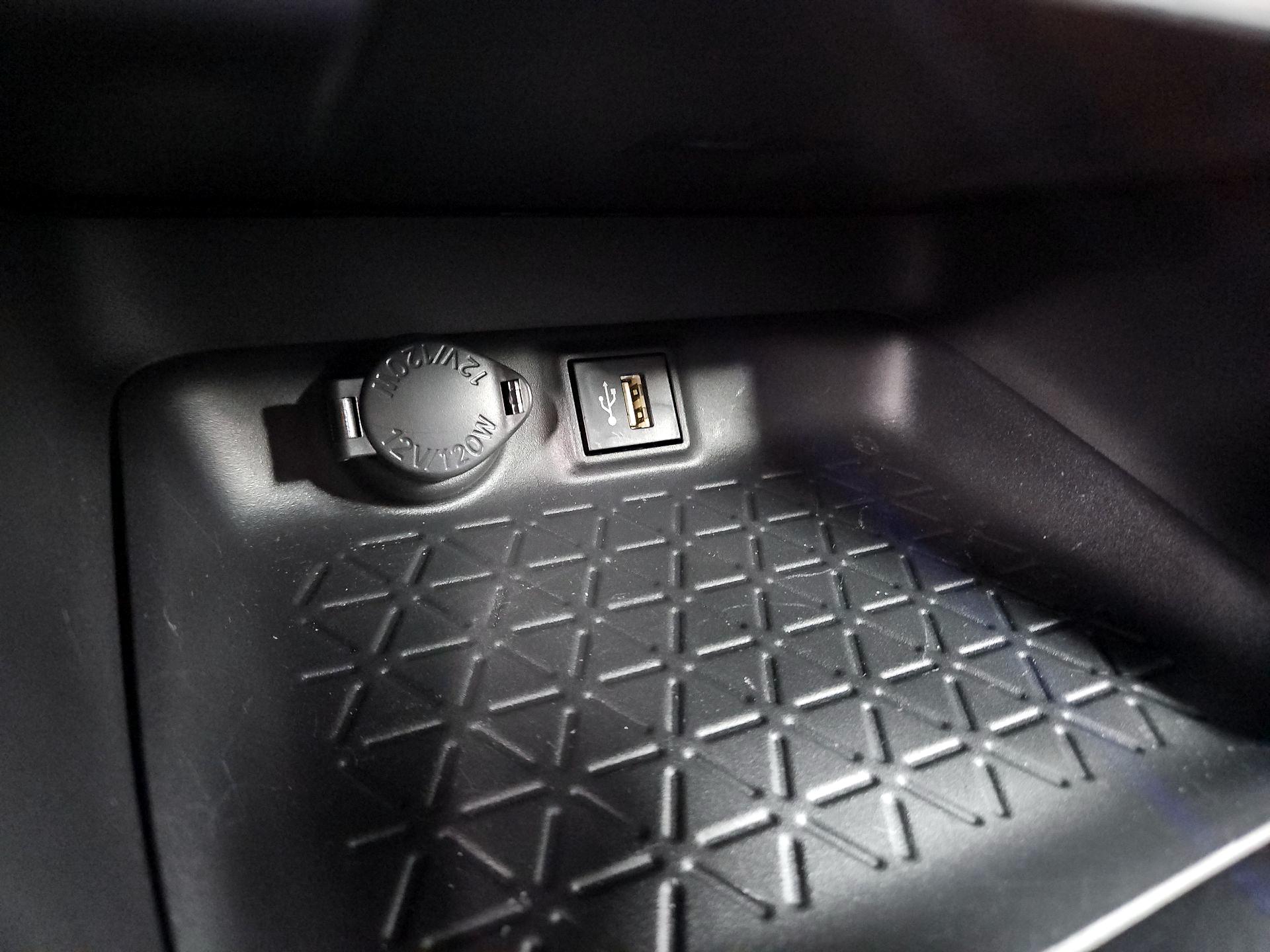 Thumbnail: 2023 Toyota RAV4 - 18