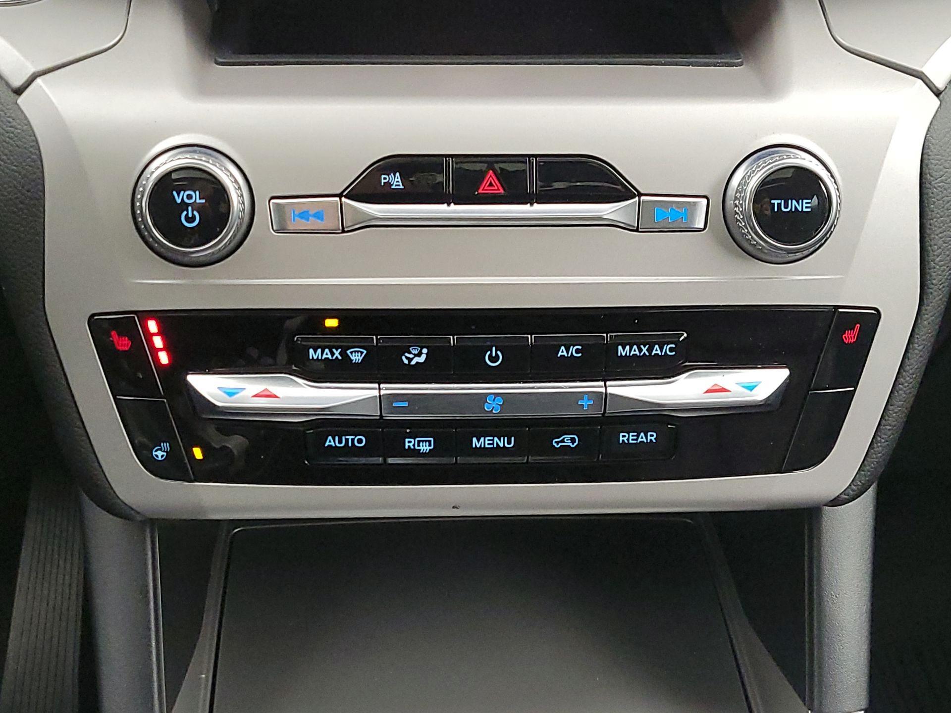 Thumbnail: 2023 Ford Explorer - 17