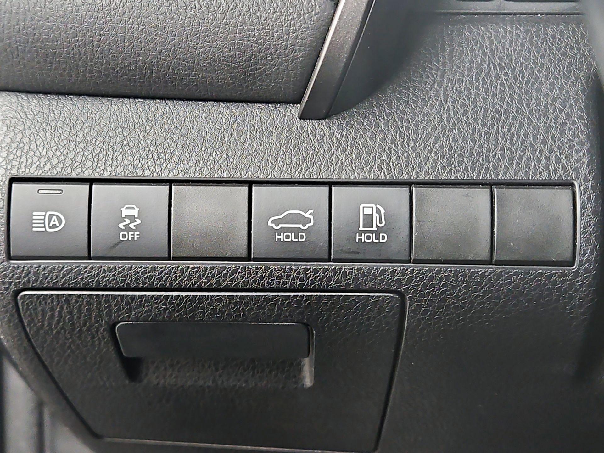 Thumbnail: 2020 Toyota Camry - 13