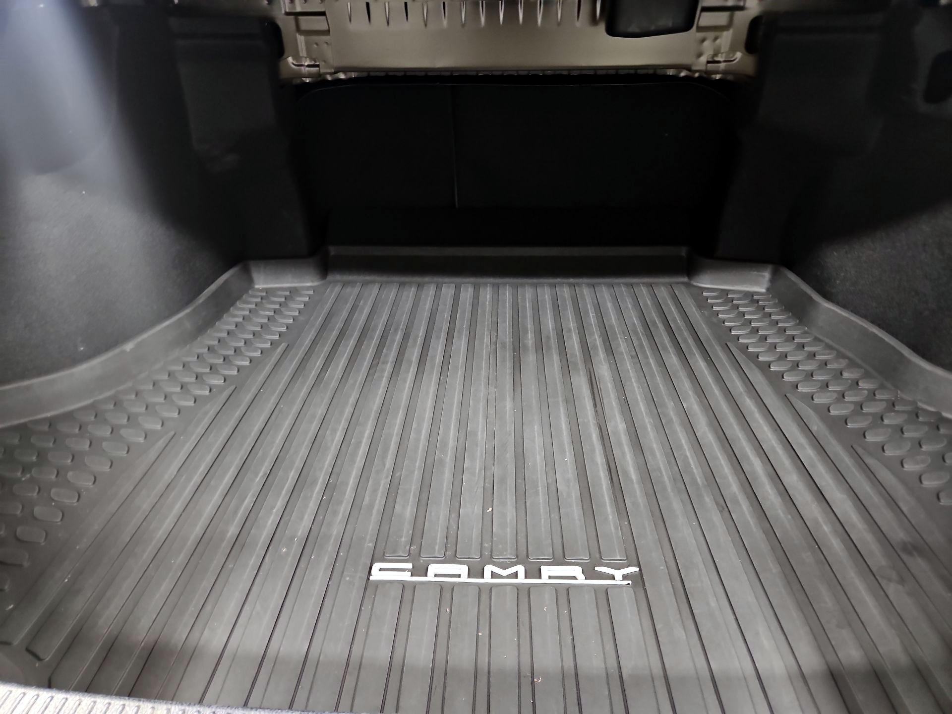 Thumbnail: 2020 Toyota Camry - 20