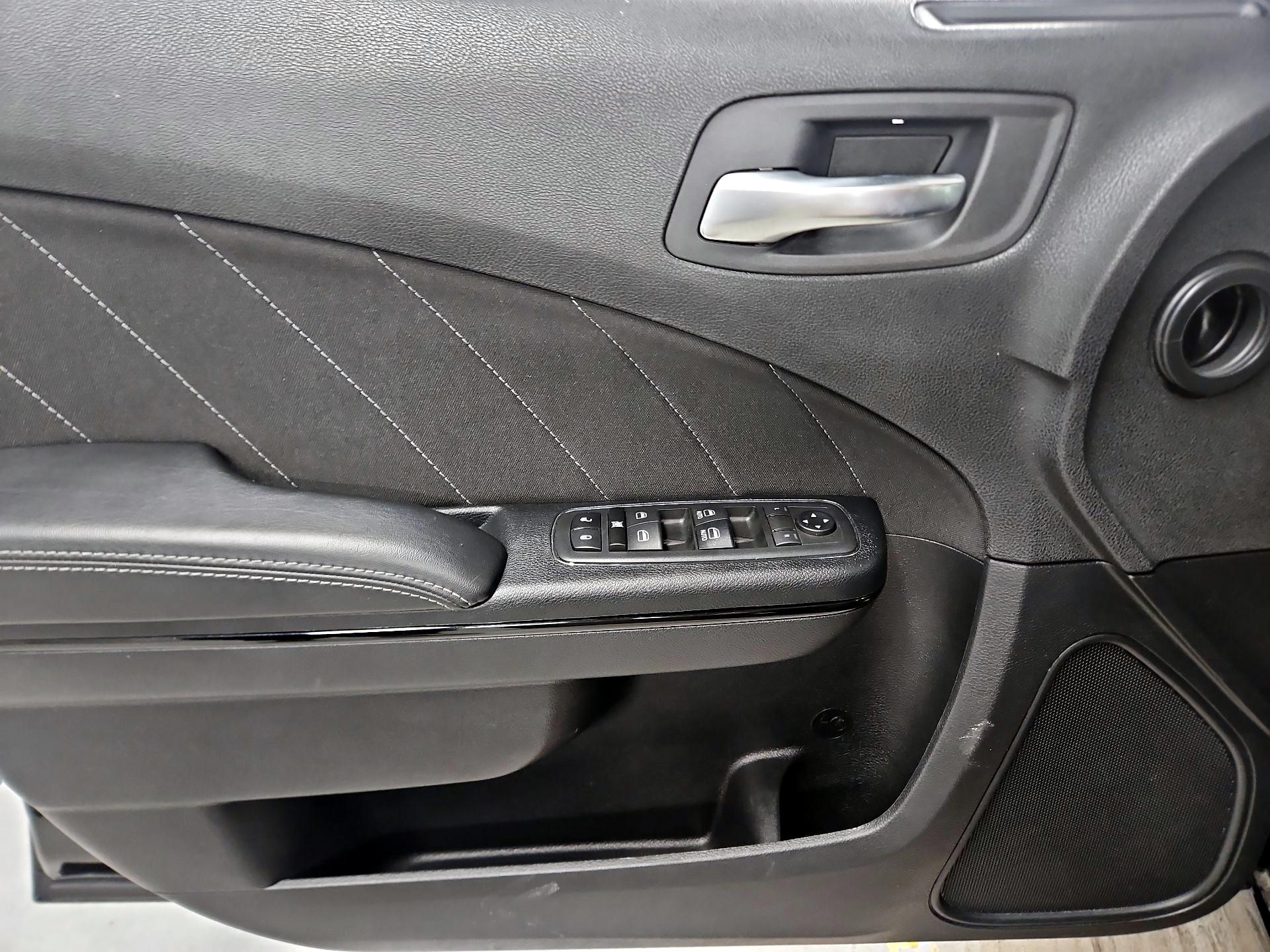 Thumbnail: 2020 Dodge Charger - 12