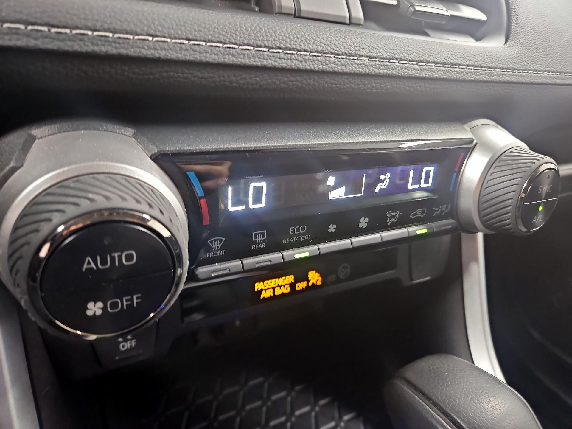 Thumbnail: 2022 Toyota RAV4 - 16