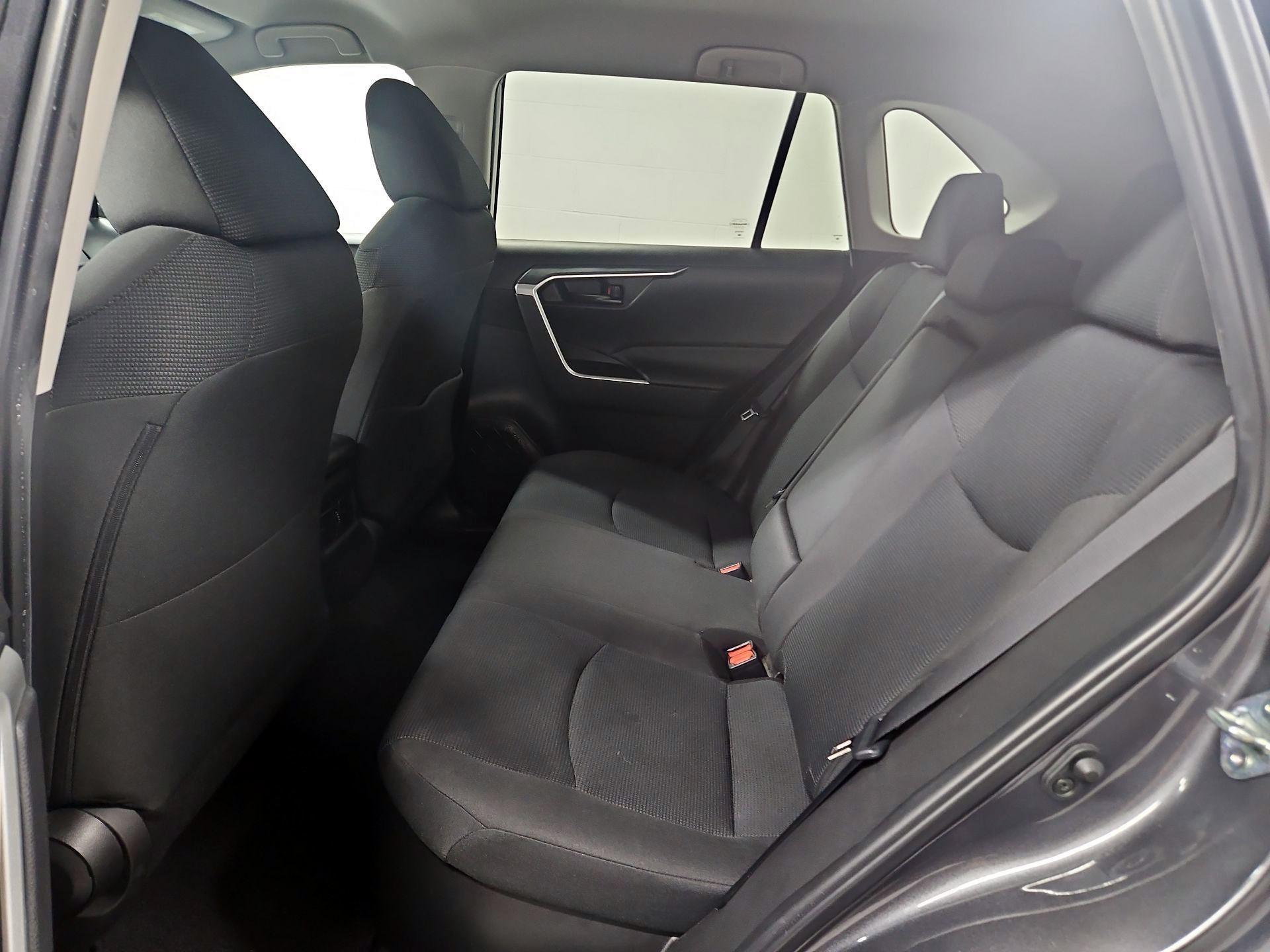 Thumbnail: 2022 Toyota RAV4 - 19