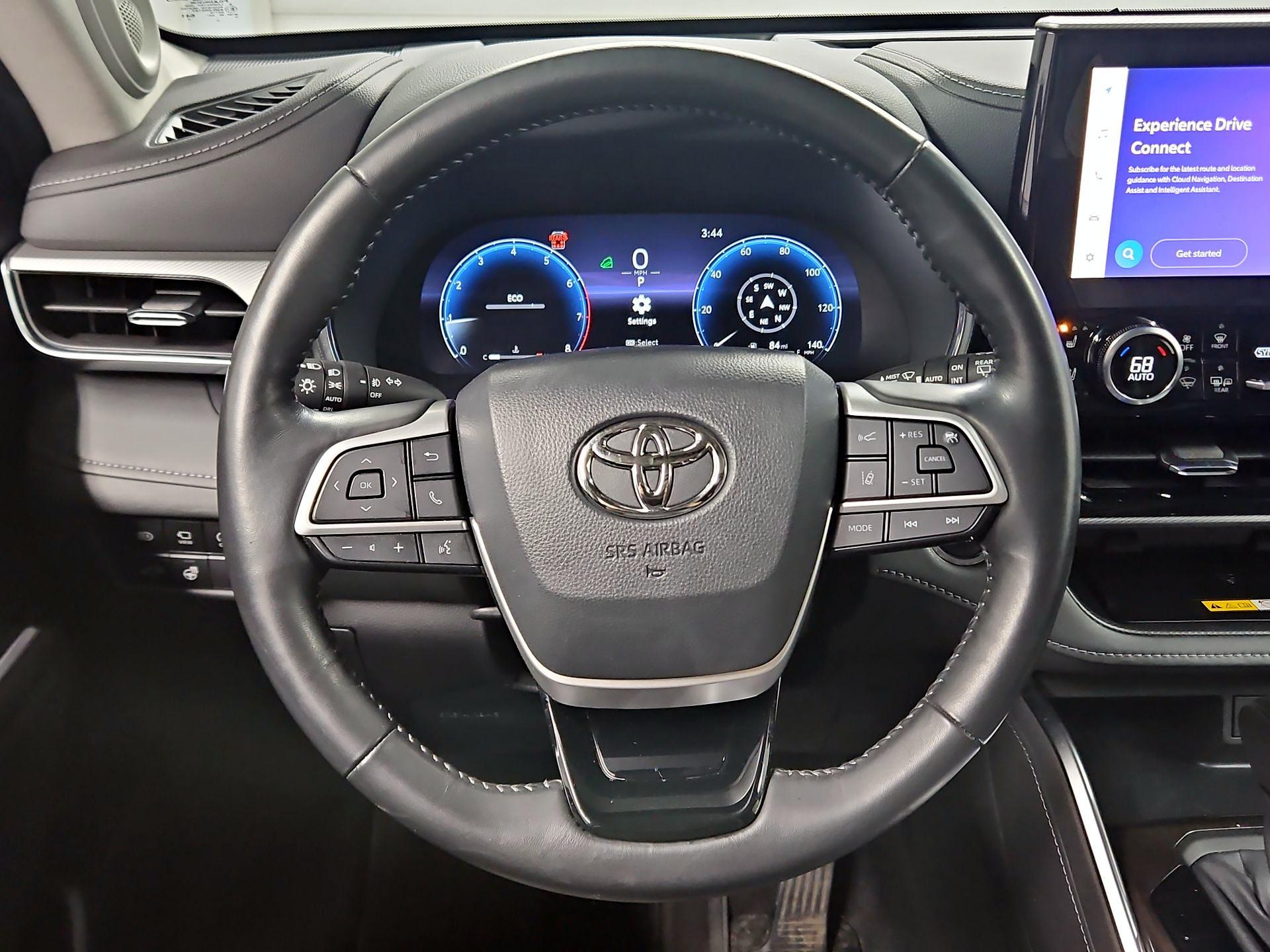 Thumbnail: 2023 Toyota Highlander - 10