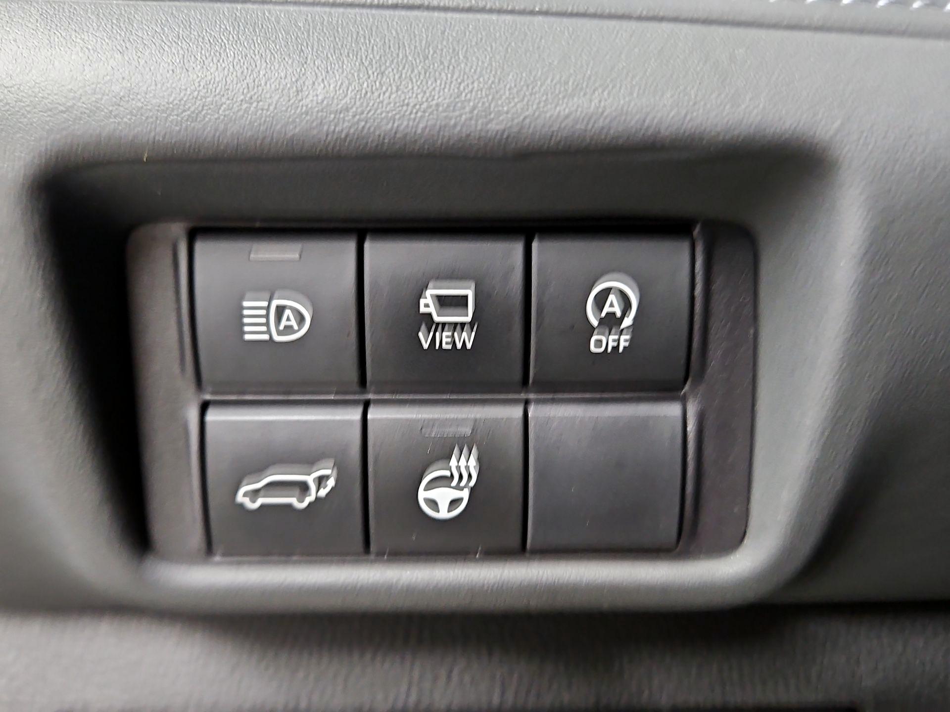 Thumbnail: 2023 Toyota Highlander - 13