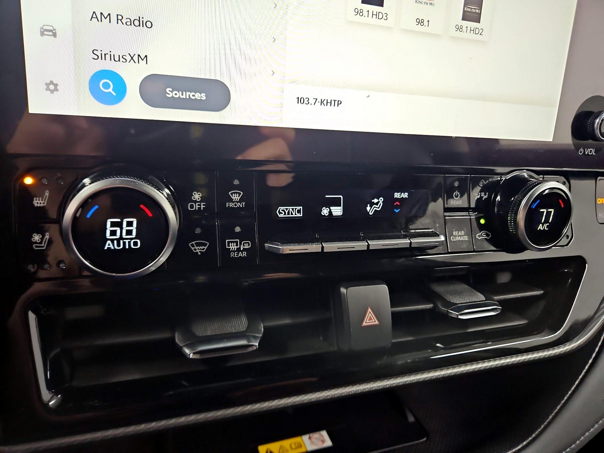 Thumbnail: 2023 Toyota Highlander - 16