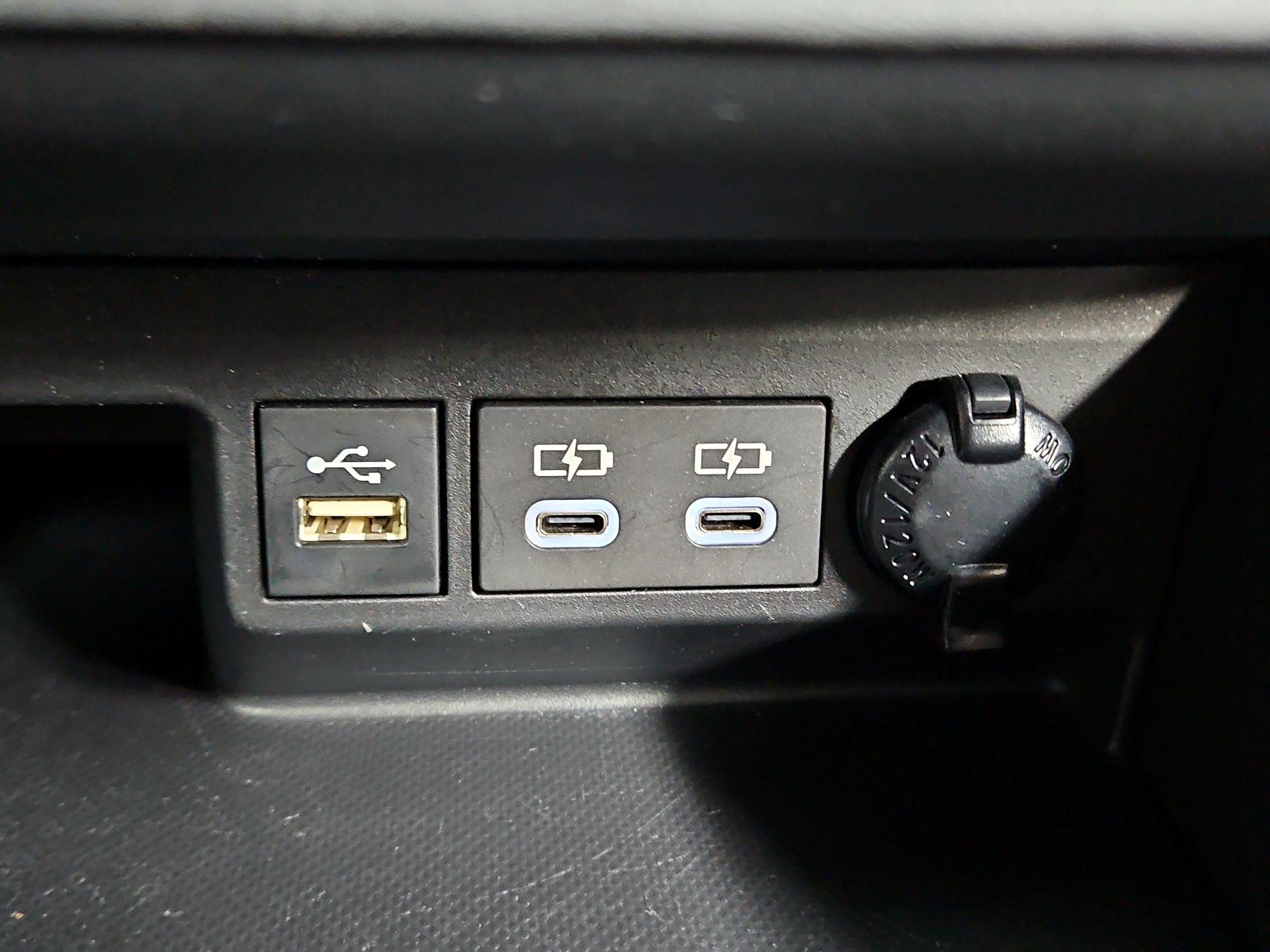 Thumbnail: 2023 Toyota Highlander - 18