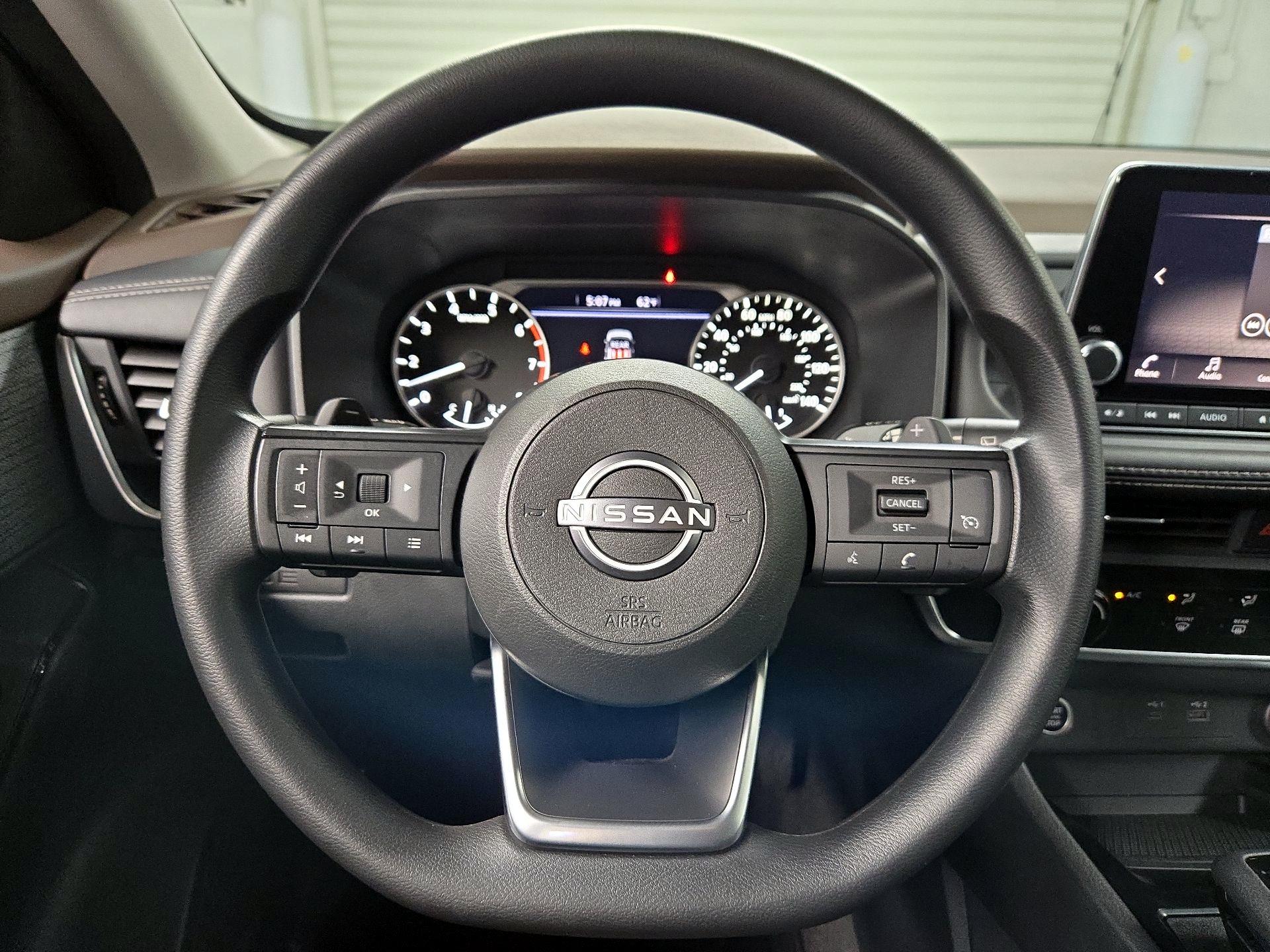 Thumbnail: 2023 Nissan Rogue - 10