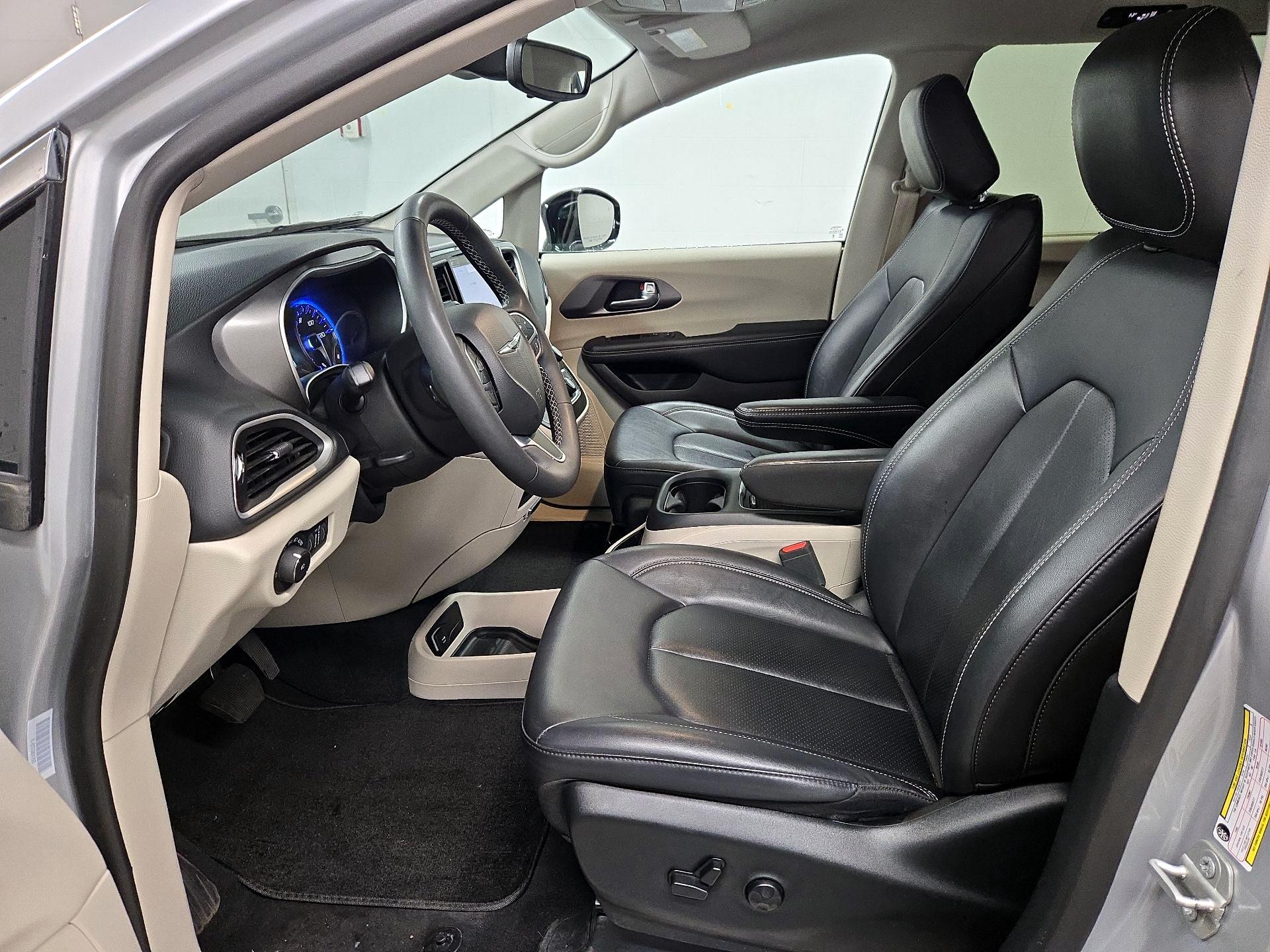 Thumbnail: 2024 Chrysler Pacifica - 11