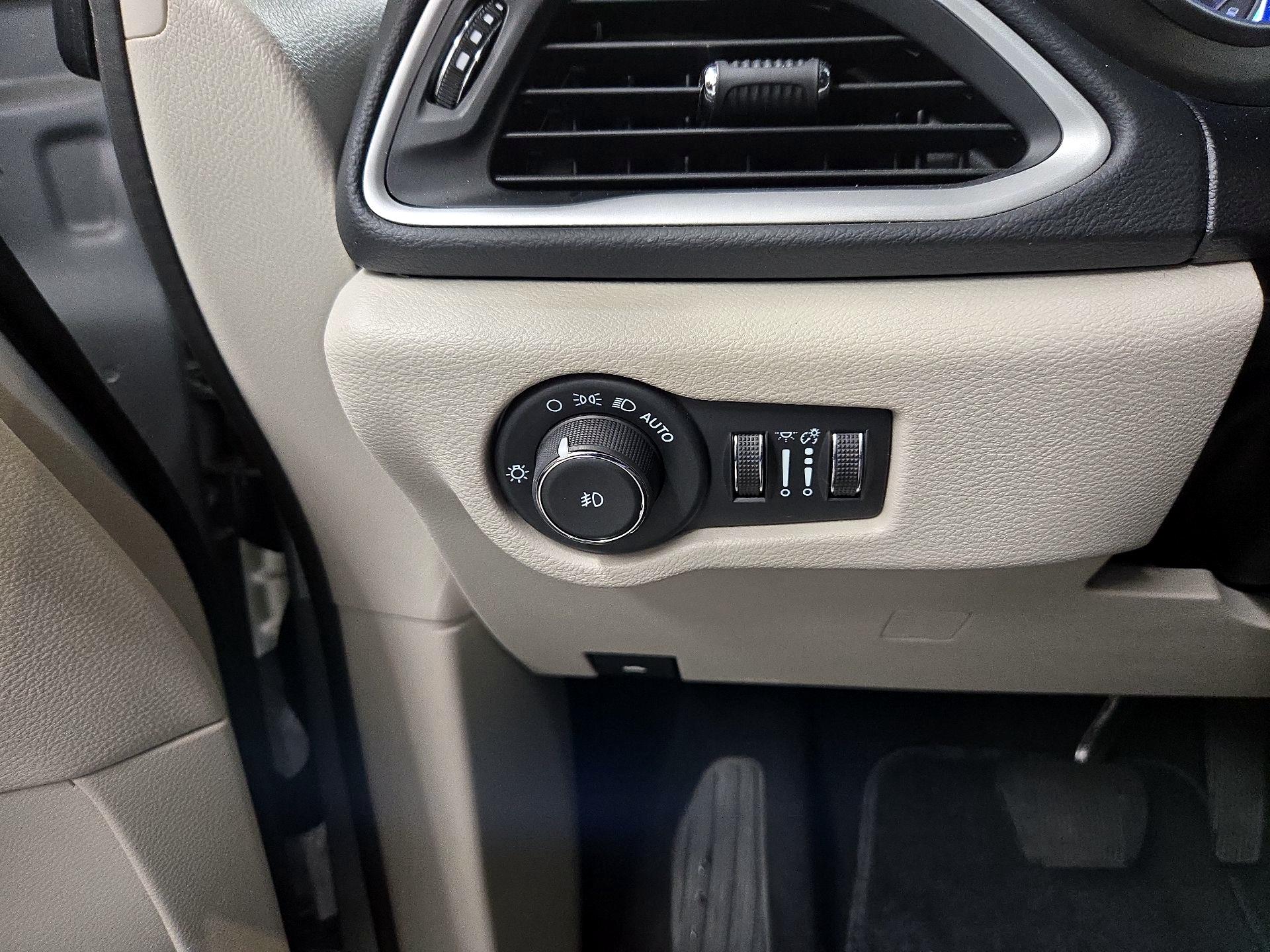 Thumbnail: 2024 Chrysler Pacifica - 13